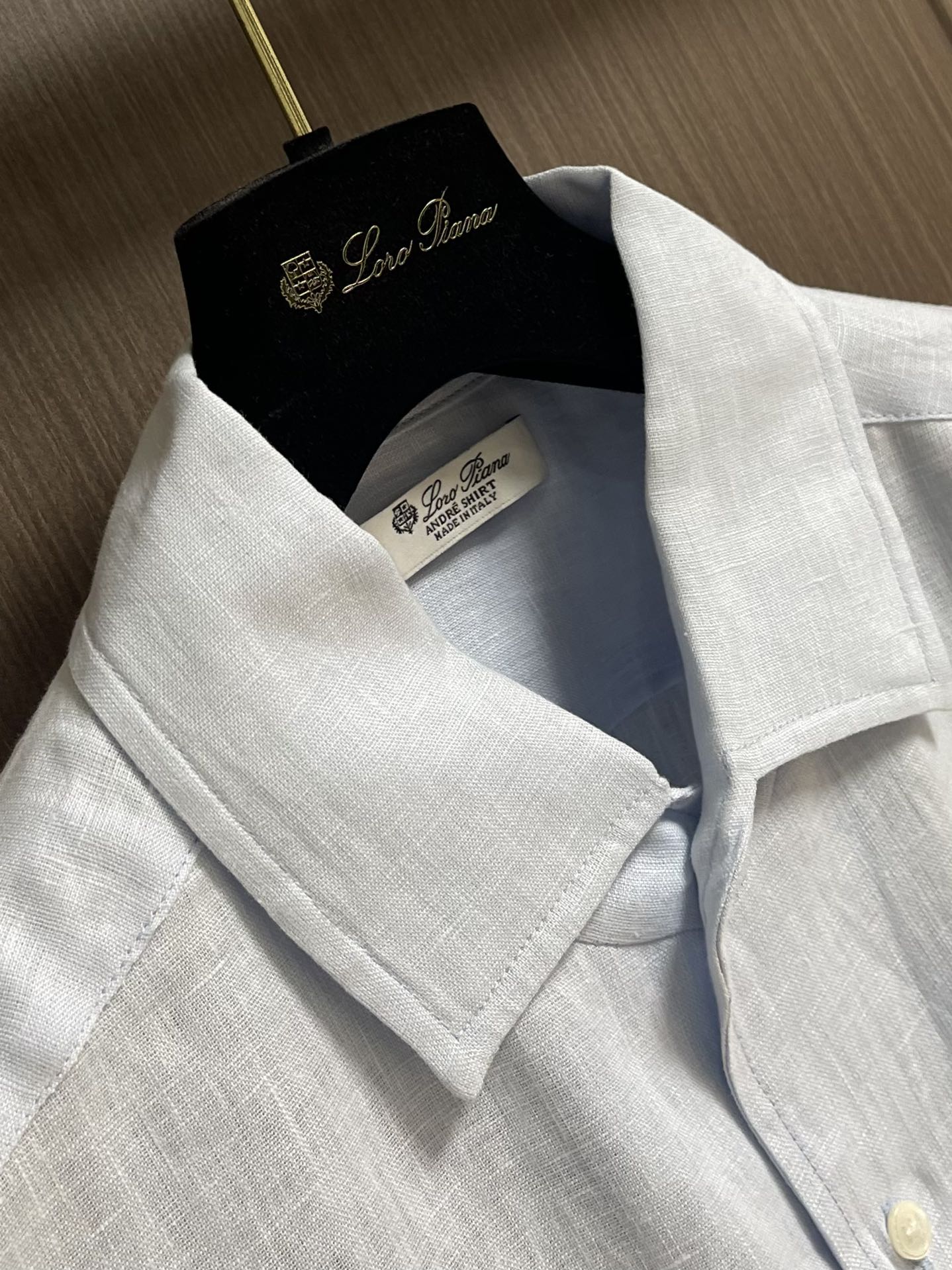 
lP🆕 LoroPiana2025SS秋新款Andre男士长袖衬衫，卓尔不群的Andre衬衫为翻领设计