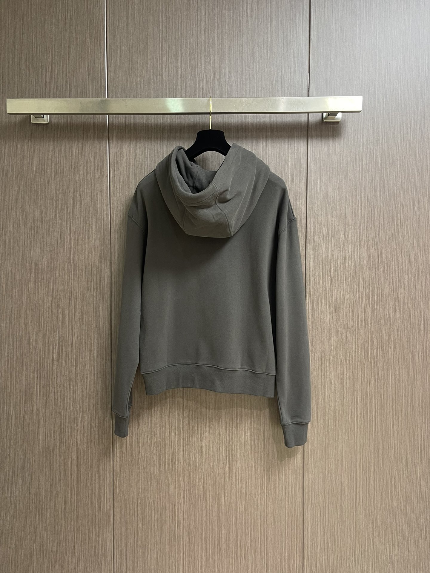 
YS SaintLaurent 刺绣连帽卫衣，定制定染棉阳离子铂尔精纺绒 细腻柔软 舒适贴肤 以高级深