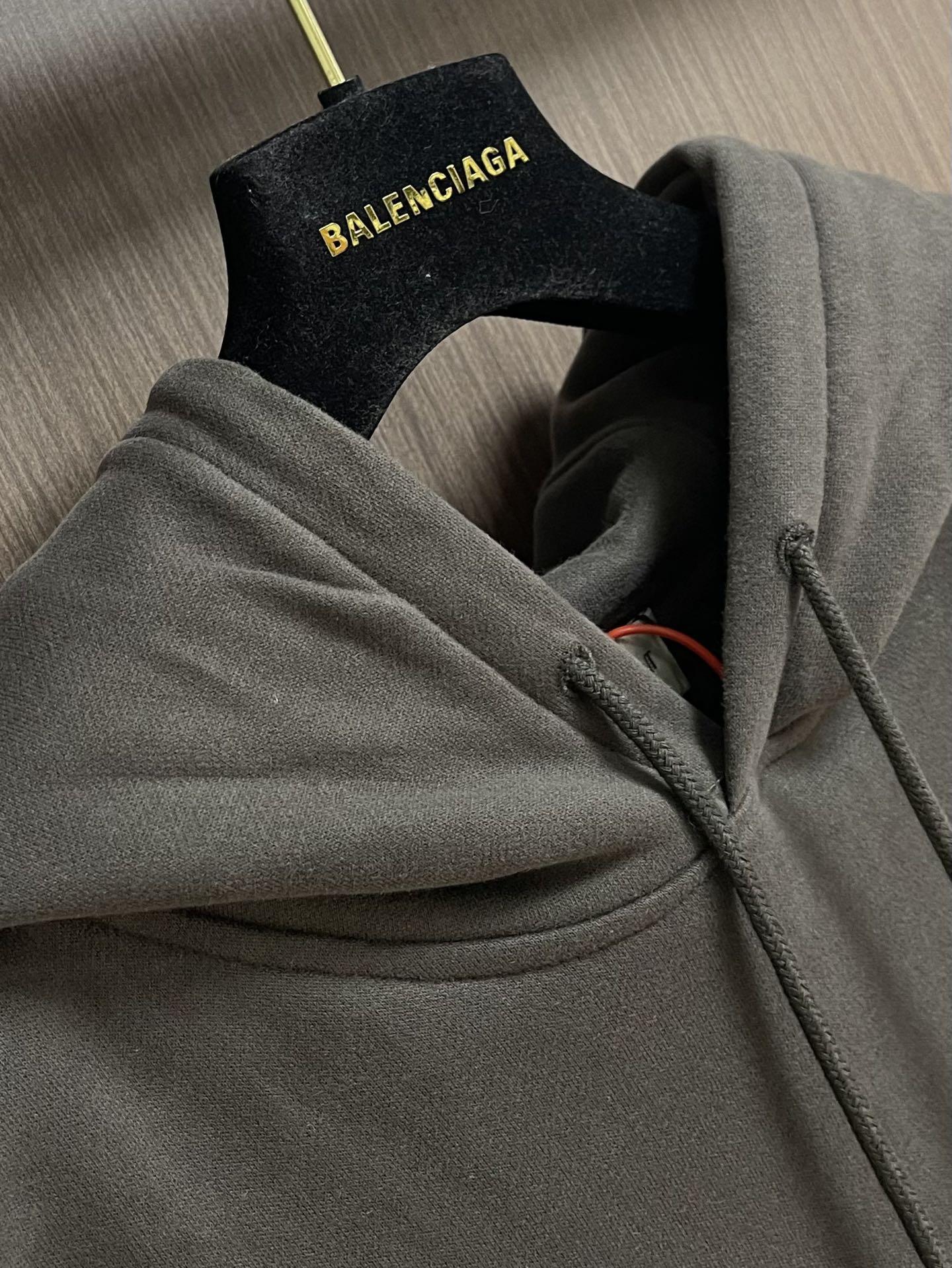 
YS SaintLaurent 刺绣连帽卫衣，定制定染棉阳离子铂尔精纺绒 细腻柔软 舒适贴肤 以高级深