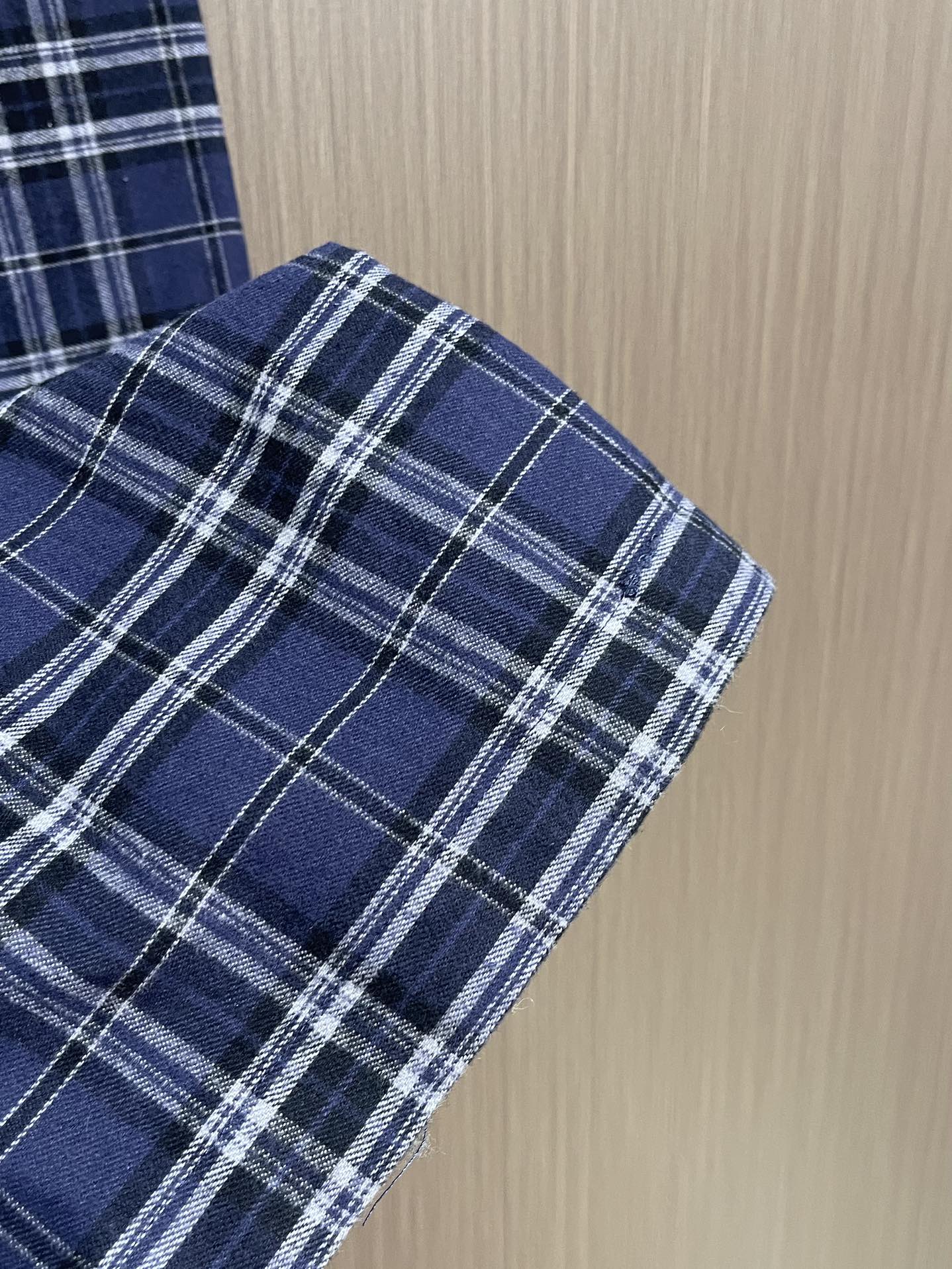  裤子
Balenciaga 2025SS秋季新款 海军蓝拼色格纹连帽拉链卫衣外套卫裤套装，定制定染格纹