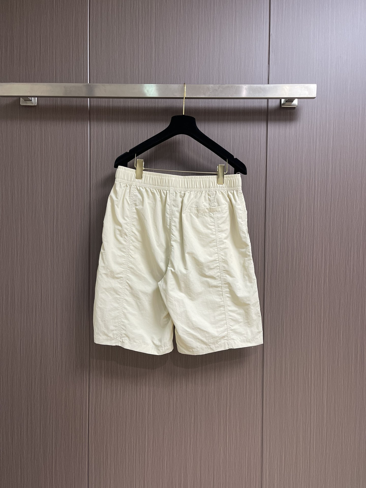 
Y3 山本家新款高街多袋短裤 2025ss夏季新款 面料 辅料全定制，以独特剪裁设计闻名 版型经过精心