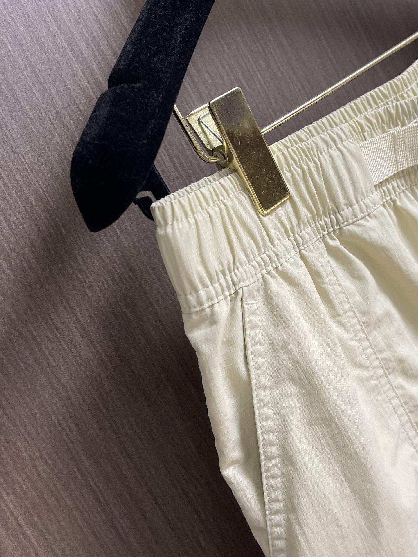 
Y3 山本家新款高街多袋短裤 2025ss夏季新款 面料 辅料全定制，以独特剪裁设计闻名 版型经过精心