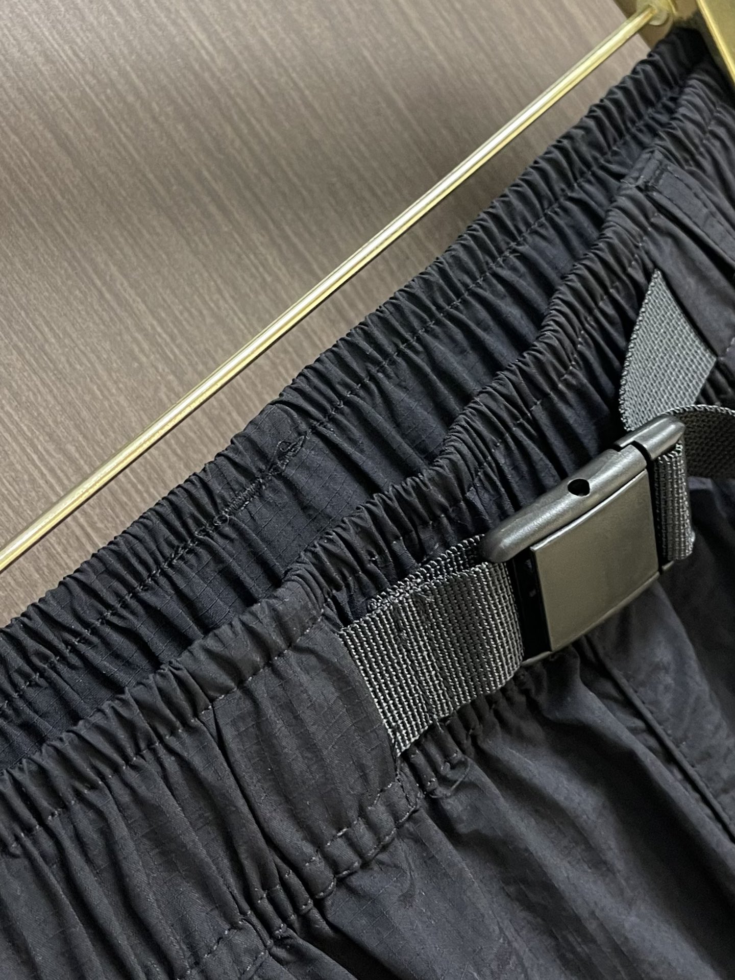 
Y3 山本家新款高街多袋短裤 2025ss夏季新款 面料 辅料全定制，以独特剪裁设计闻名 版型经过精心