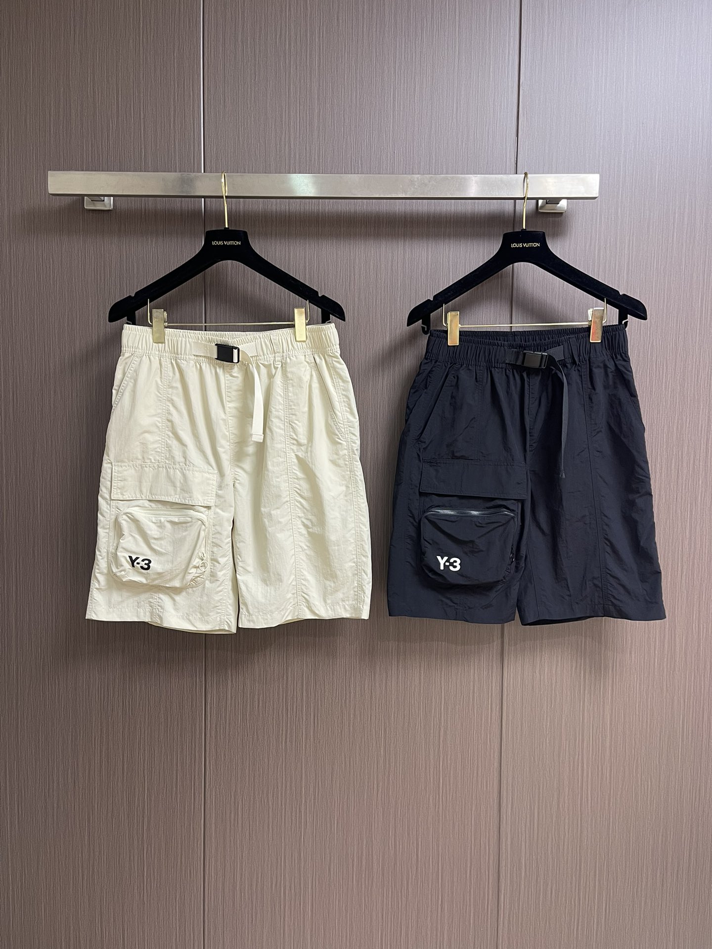 
Y3 山本家新款高街多袋短裤 2025ss夏季新款 面料 辅料全定制，以独特剪裁设计闻名 版型经过精心