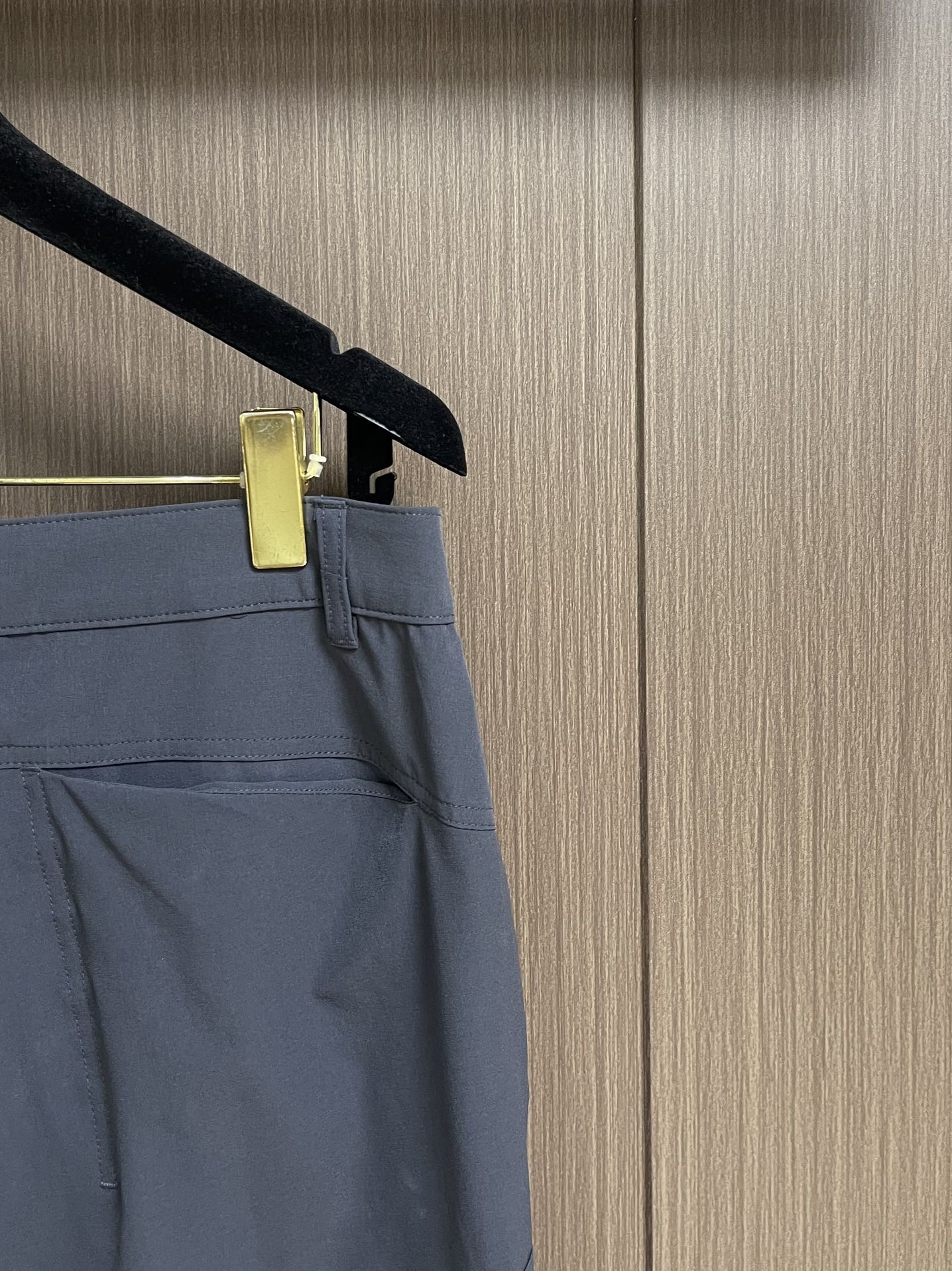 
ARC'TERYX 始祖鸟2025SS夏季新款休闲短裤，设计感十足，非常适合夏天和户外长时间活动穿着，