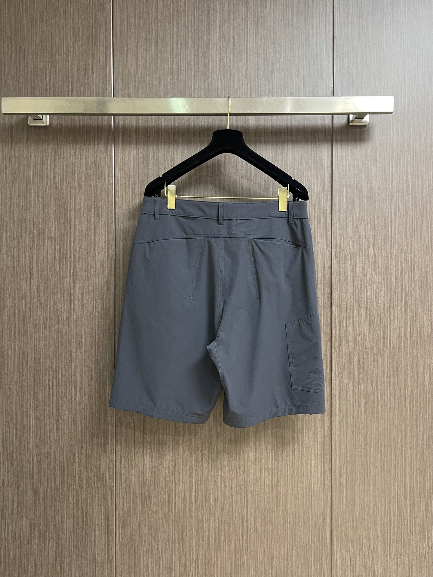 
ARC'TERYX 始祖鸟2025SS夏季新款休闲短裤，设计感十足，非常适合夏天和户外长时间活动穿着，