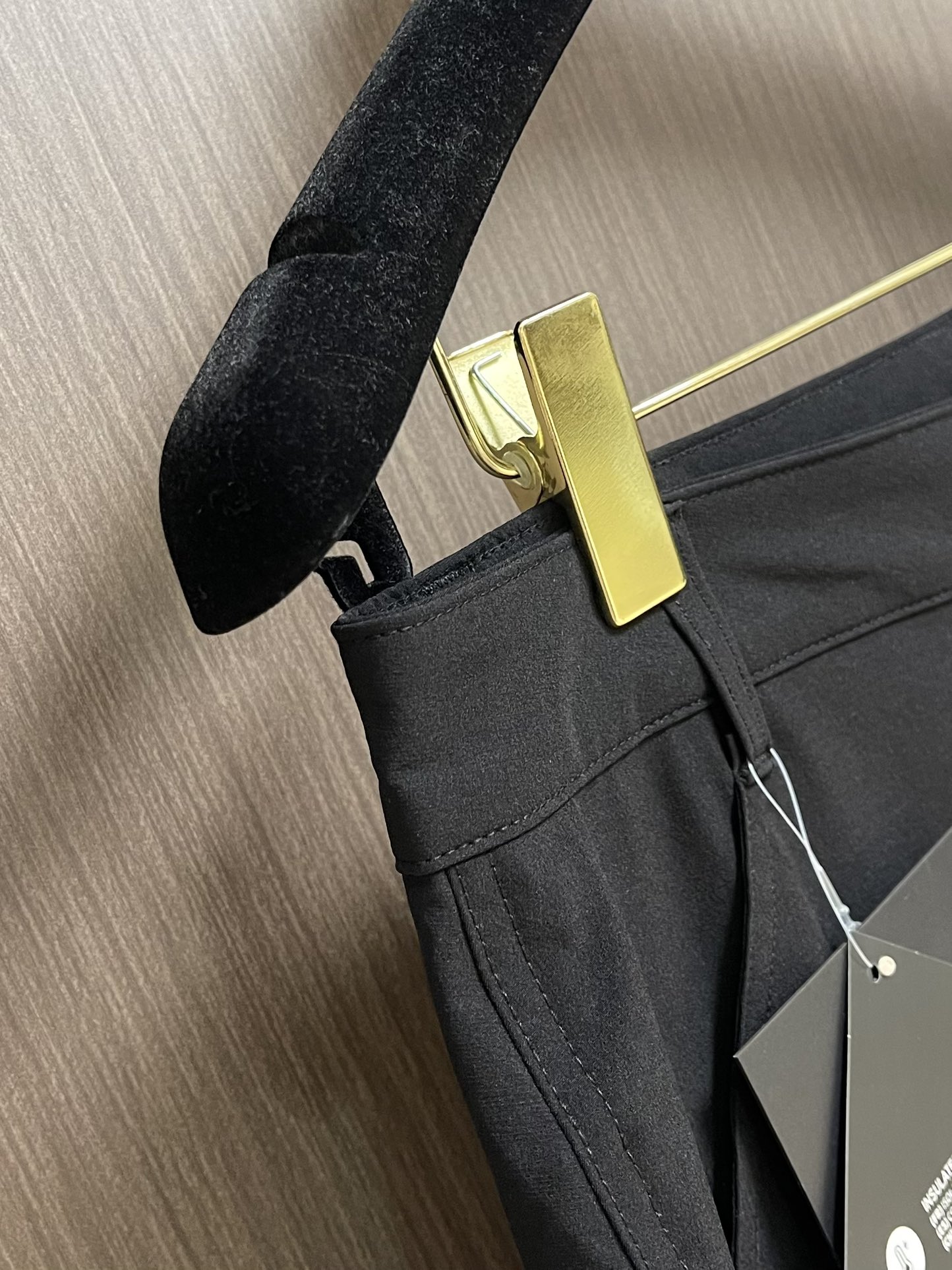 
ARC'TERYX 始祖鸟2025SS夏季新款休闲短裤，设计感十足，非常适合夏天和户外长时间活动穿着，