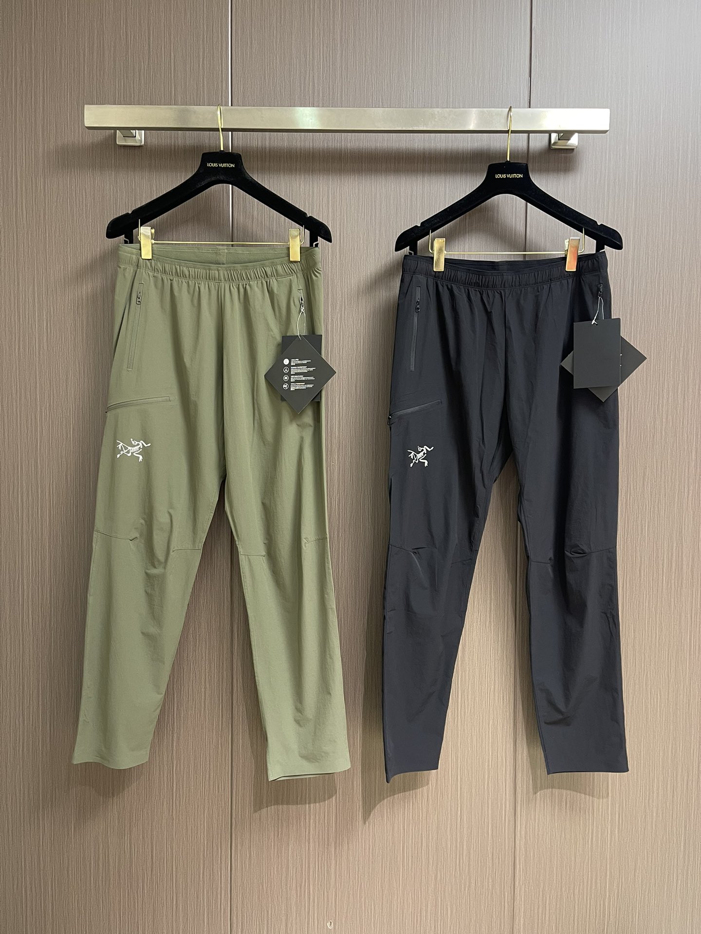 
Aycteryx 始祖鸟 2025fw 印花logo休闲裤 高端32s双纱380克客供面料，重磅面料 