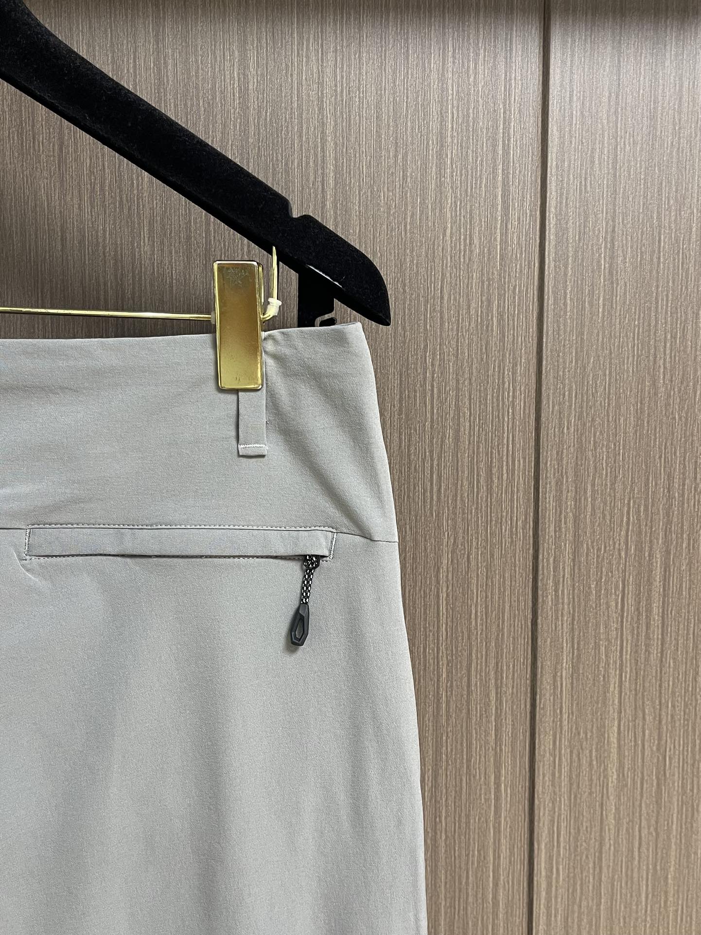 
ARCTERYX 始祖鸟2025ss春夏新款休闲运动风格休闲裤，户外品牌可能大家第一想到的就是、给人一