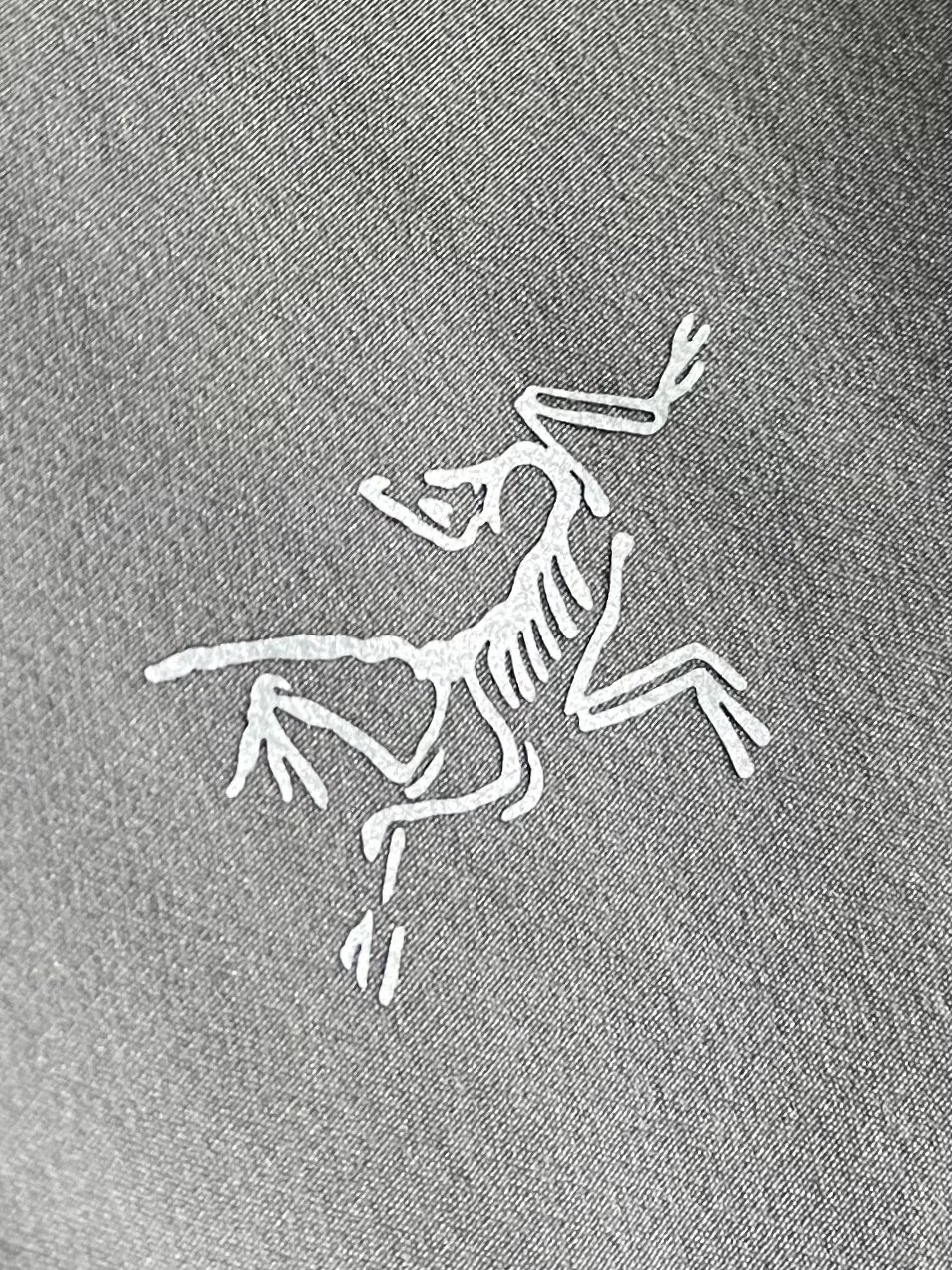 
ARCTERYX 始祖鸟2025ss春夏新款休闲运动风格休闲裤，户外品牌可能大家第一想到的就是、给人一