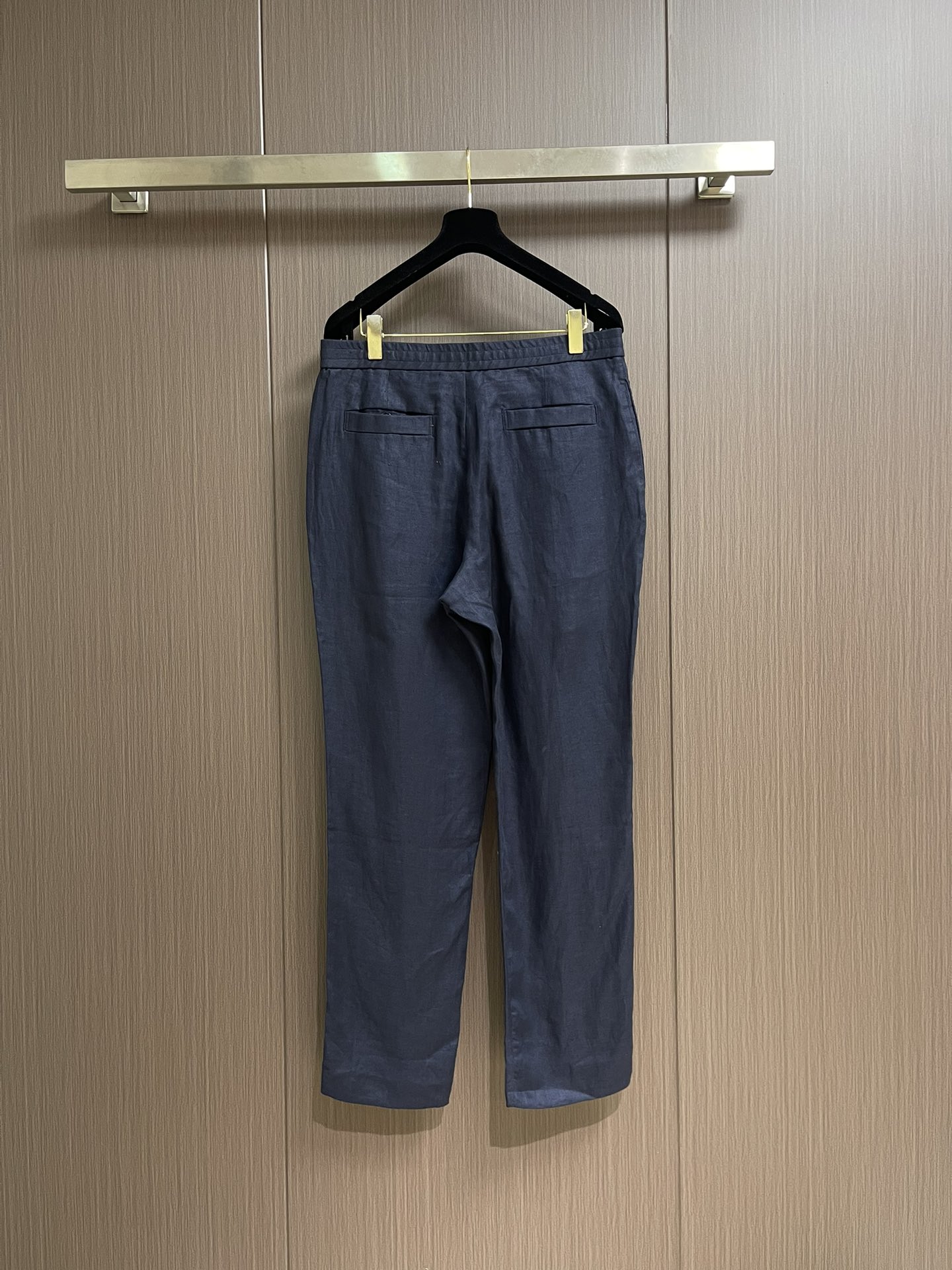 
Zegna 新款经典百搭棉麻休闲裤，面料舒适。釆用进口棉麻面料，净版打造，凸显优雅气质，舒适度极好，优