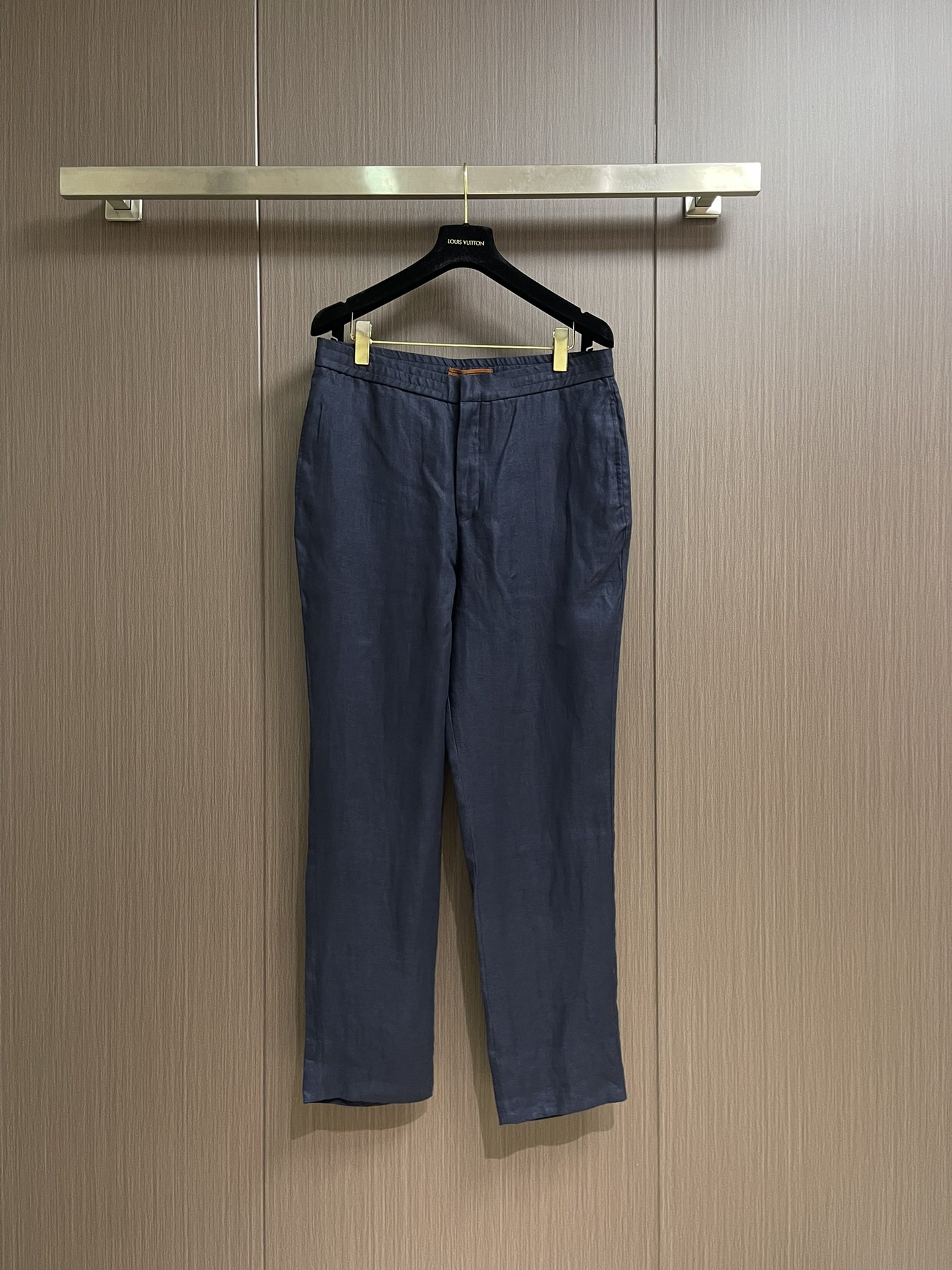 NO:515209,Zegna's new classic versatile cotton and linen casual pants, with comfortable fabric. It is made of imported cotton and linen fabrics and a clean version, highlighting elegant temperament, excellent comfort, and high-quality style. After wearing it, you will feel that it is the most comfortable casual pants in the wardrobe. A must-have for men, fashionable and simple Size 48-54,,alexander wang19860909Zegna 新款经典百搭棉麻休闲裤,面料舒适.釆用进口棉麻面料,净版打造,凸显优雅气质,舒适度极好,优质版型,穿上后你会觉得它是衣柜里最舒适的休闲裤,男士必备款时尚简约 尺码48-54,,alexander wang,Men's clothing