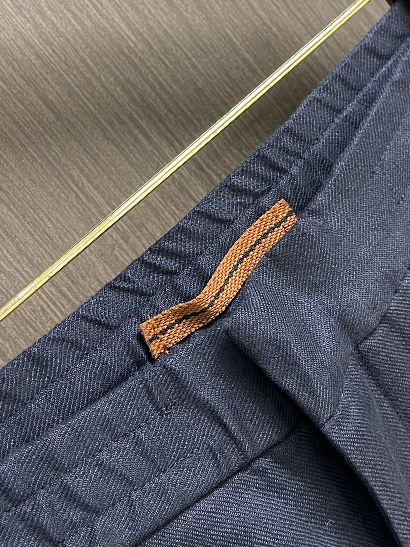 
Zegna 新款经典百搭棉麻休闲裤，面料舒适。釆用进口棉麻面料，净版打造，凸显优雅气质，舒适度极好，优