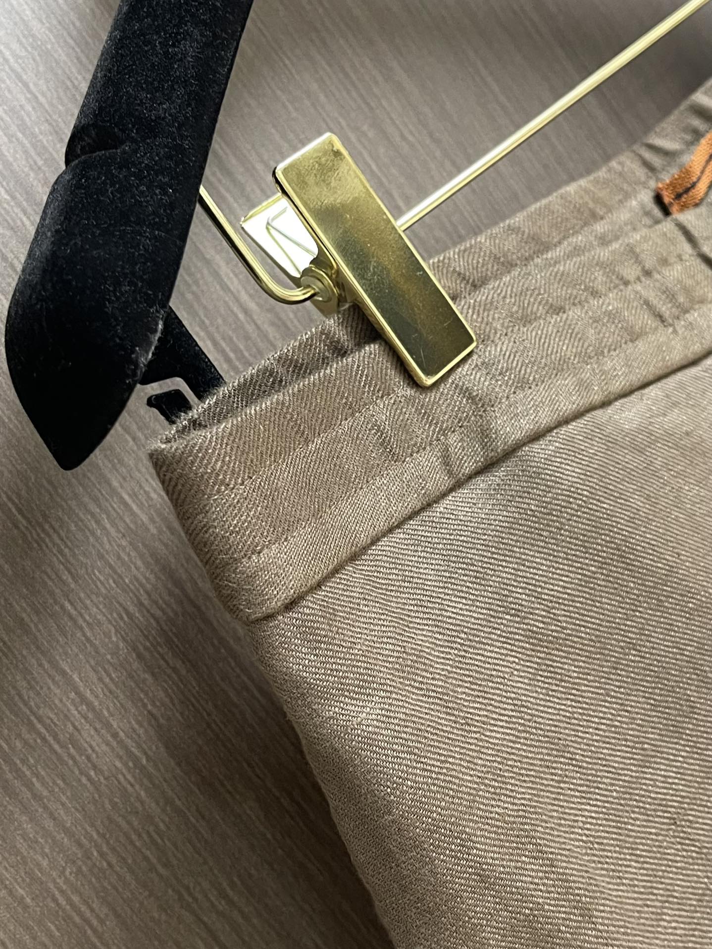 
Zegna 新款经典百搭棉麻休闲裤，面料舒适。釆用进口棉麻面料，净版打造，凸显优雅气质，舒适度极好，优