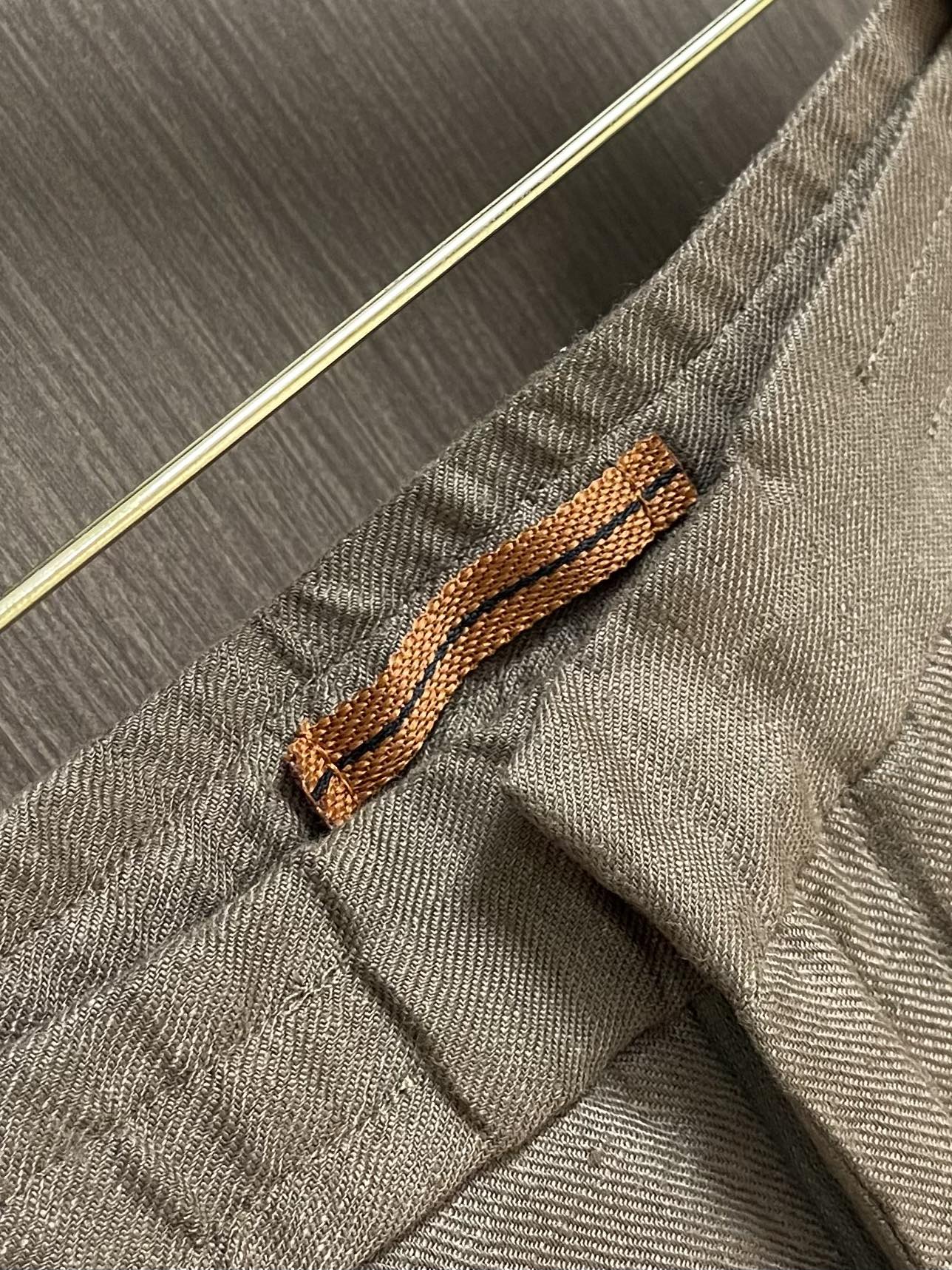 
Zegna 新款经典百搭棉麻休闲裤，面料舒适。釆用进口棉麻面料，净版打造，凸显优雅气质，舒适度极好，优