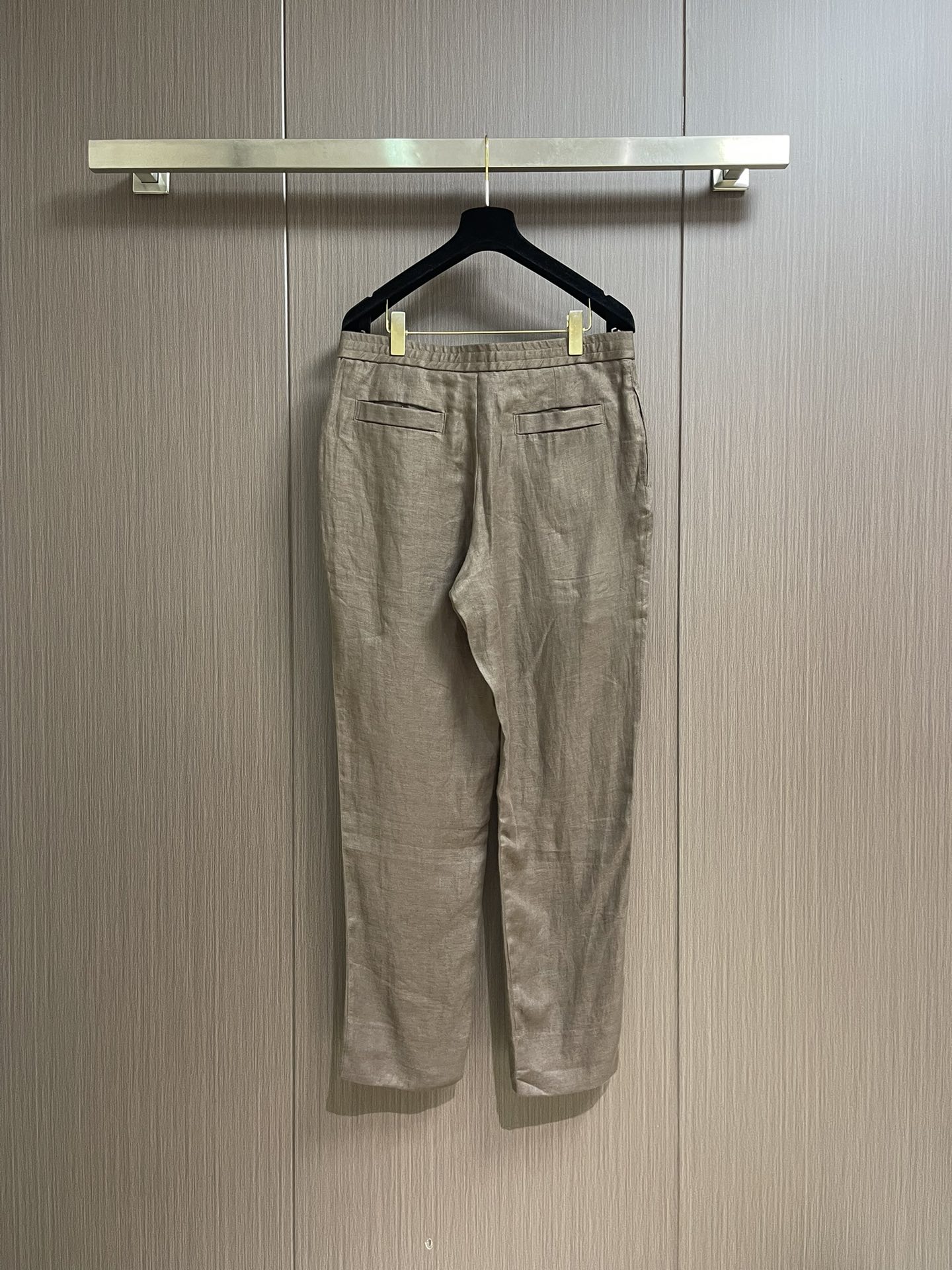 
Zegna 新款经典百搭棉麻休闲裤，面料舒适。釆用进口棉麻面料，净版打造，凸显优雅气质，舒适度极好，优