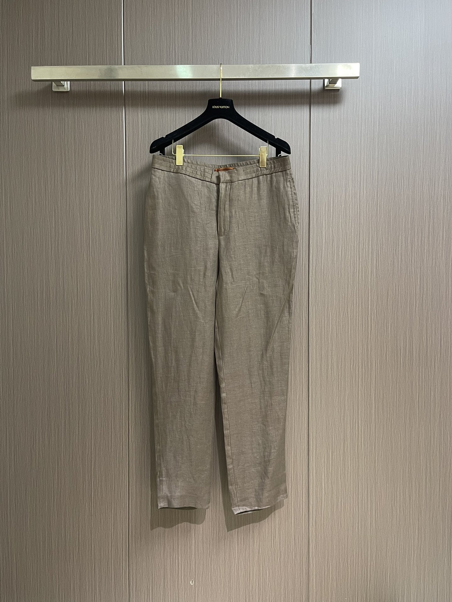 NO:512724,Zegna's new classic versatile cotton and linen casual pants, with comfortable fabric. It is made of imported cotton and linen fabrics and a clean version, highlighting elegant temperament, excellent comfort, and high-quality style. After wearing it, you will feel that it is the most comfortable casual pants in the wardrobe. A must-have for men, fashionable and simple Size 48-54,,alexander wang19860909Zegna 新款经典百搭棉麻休闲裤,面料舒适.釆用进口棉麻面料,净版打造,凸显优雅气质,舒适度极好,优质版型,穿上后你会觉得它是衣柜里最舒适的休闲裤,男士必备款时尚简约 尺码48-54,,alexander wang,Men's clothing
