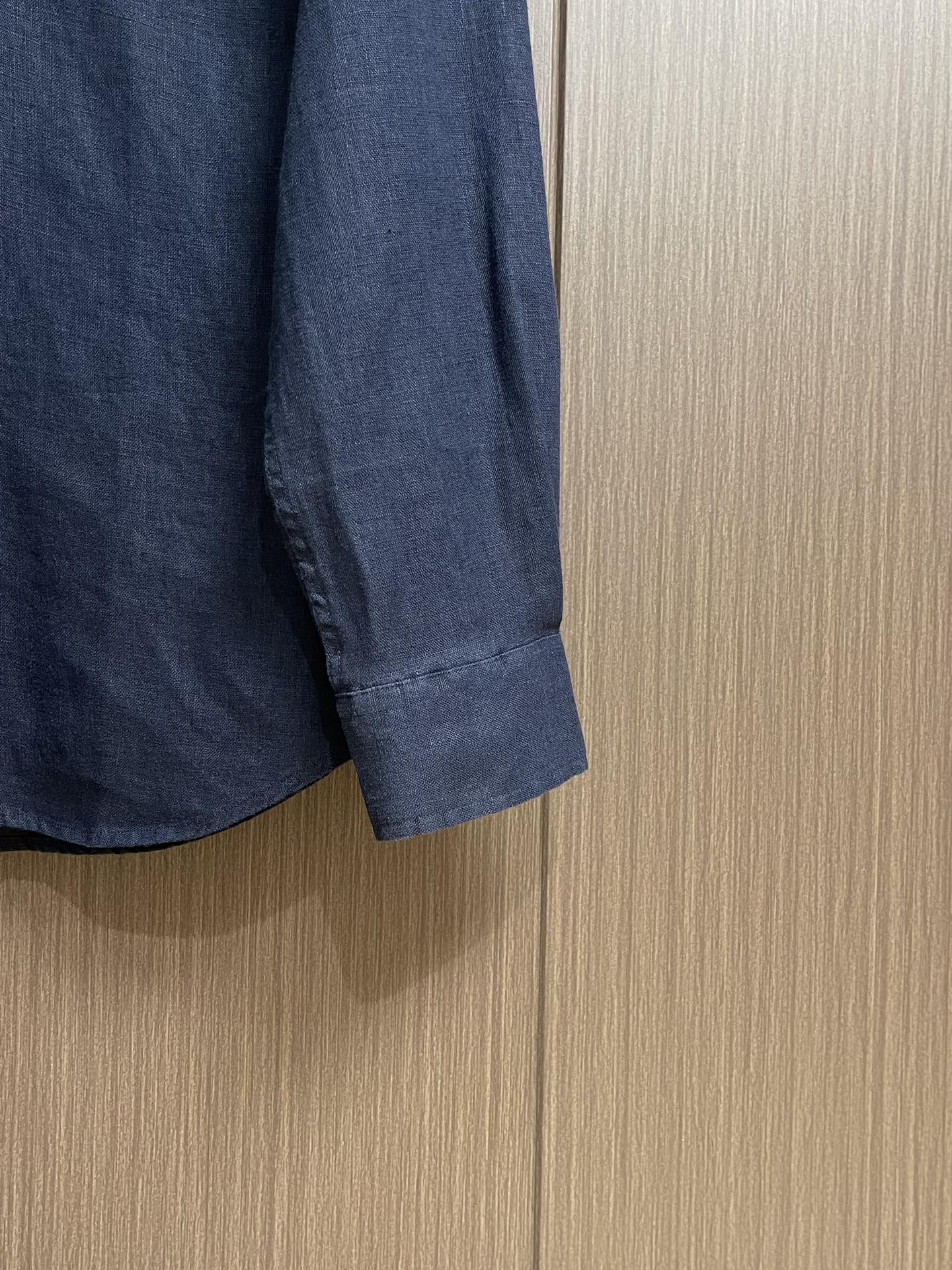 
lP🆕 LoroPiana 新款Andre男士长袖衬衫，卓尔不群的 Andre 衬衫为翻领设计，可以敞