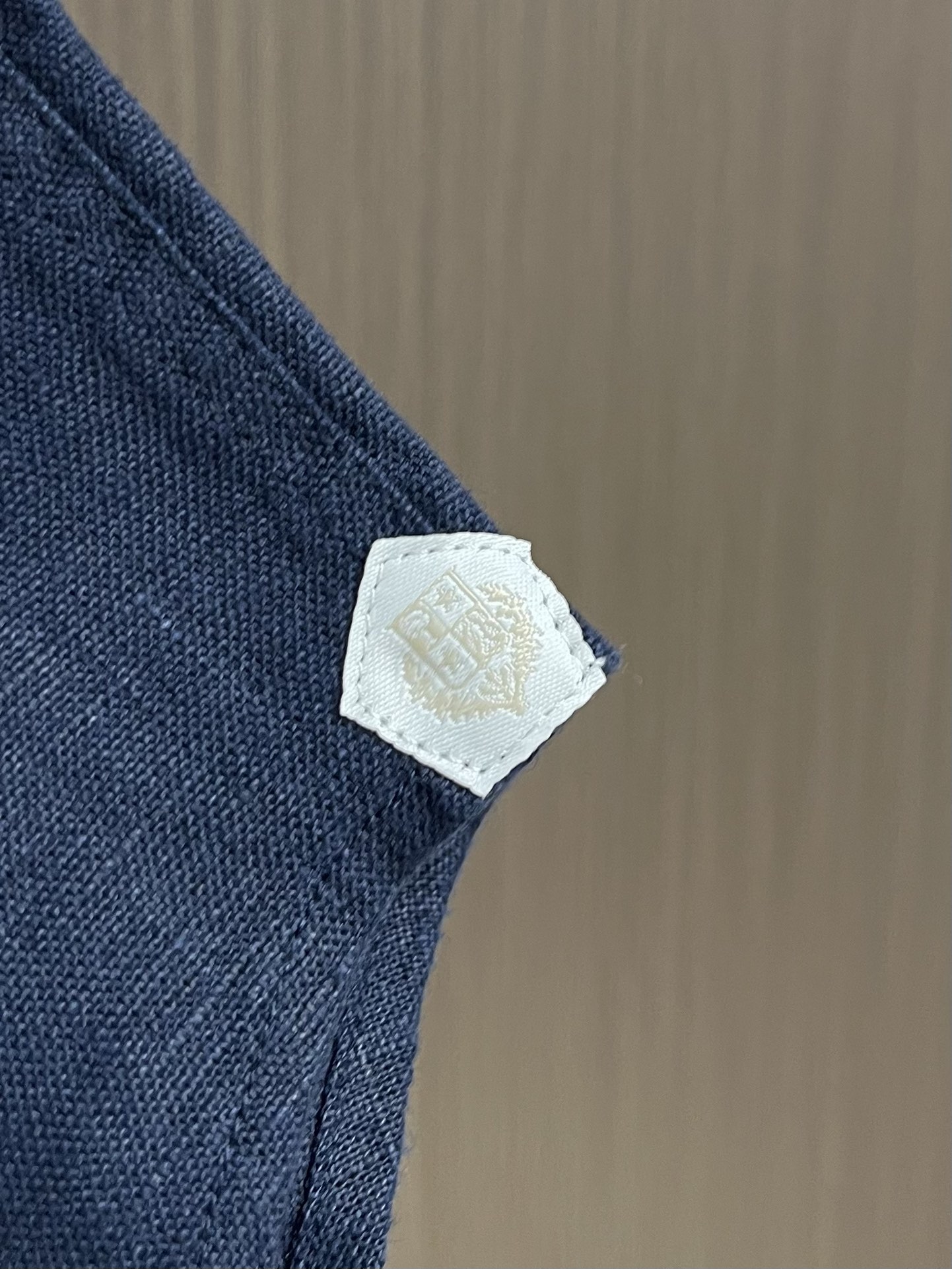 
lP🆕 LoroPiana 新款Andre男士长袖衬衫，卓尔不群的 Andre 衬衫为翻领设计，可以敞