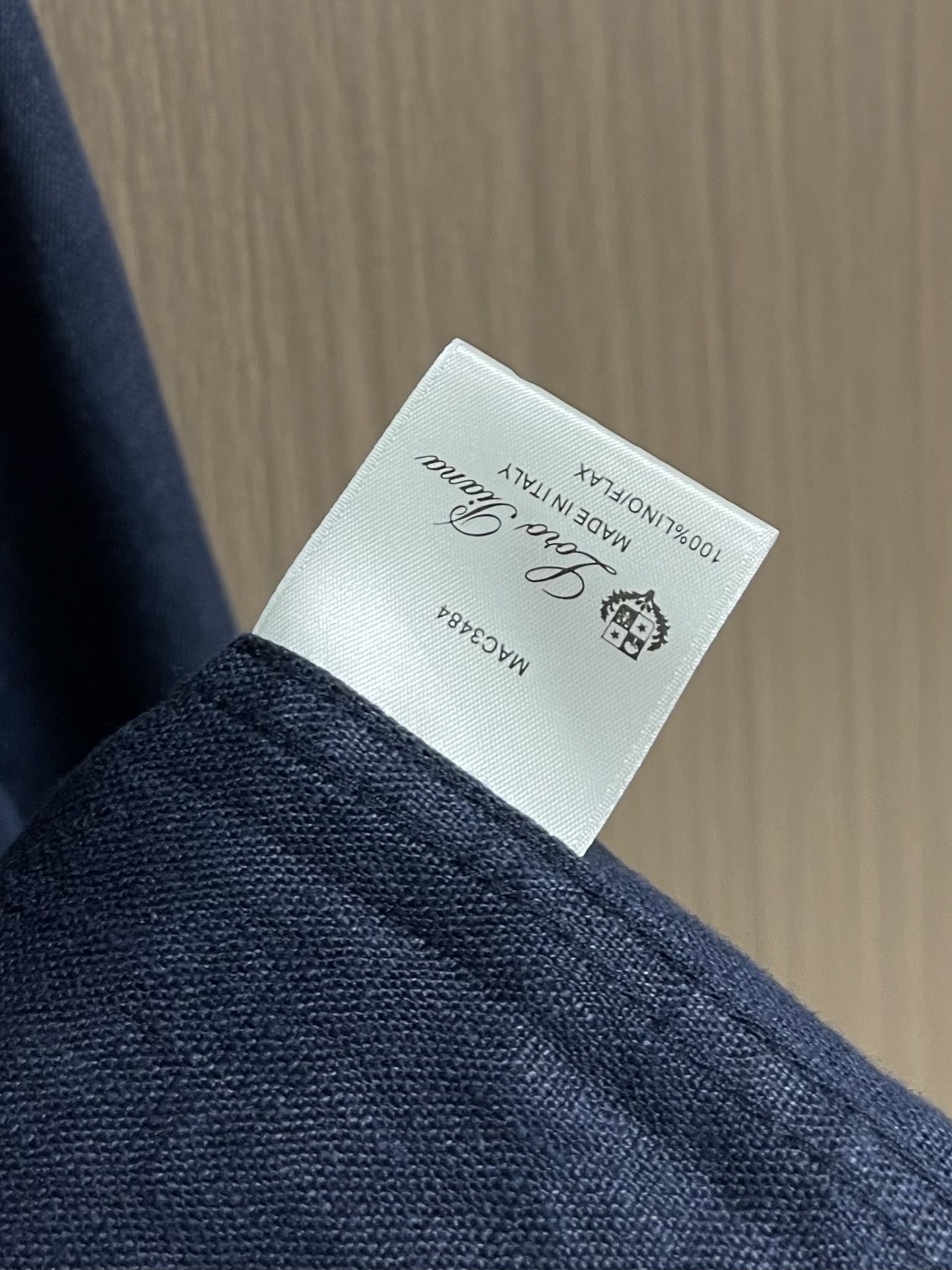 
lP🆕 LoroPiana 新款Andre男士长袖衬衫，卓尔不群的 Andre 衬衫为翻领设计，可以敞