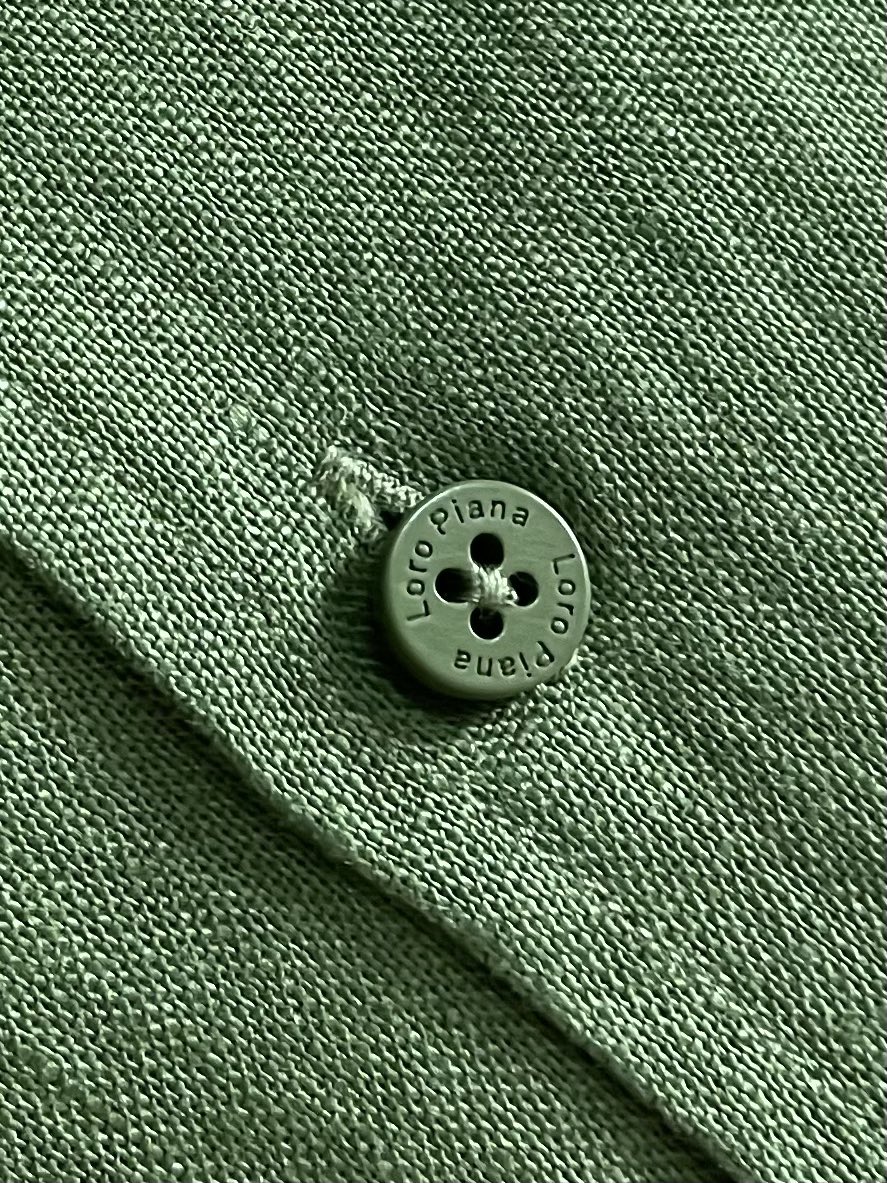 
lP🆕 LoroPiana 新款Andre男士长袖衬衫，卓尔不群的 Andre 衬衫为翻领设计，可以敞