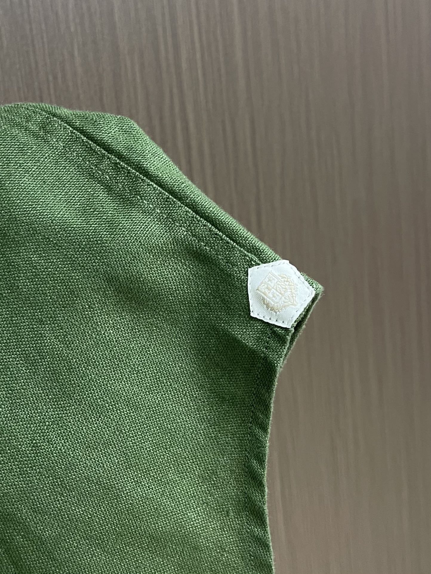 
lP🆕 LoroPiana 新款Andre男士长袖衬衫，卓尔不群的 Andre 衬衫为翻领设计，可以敞