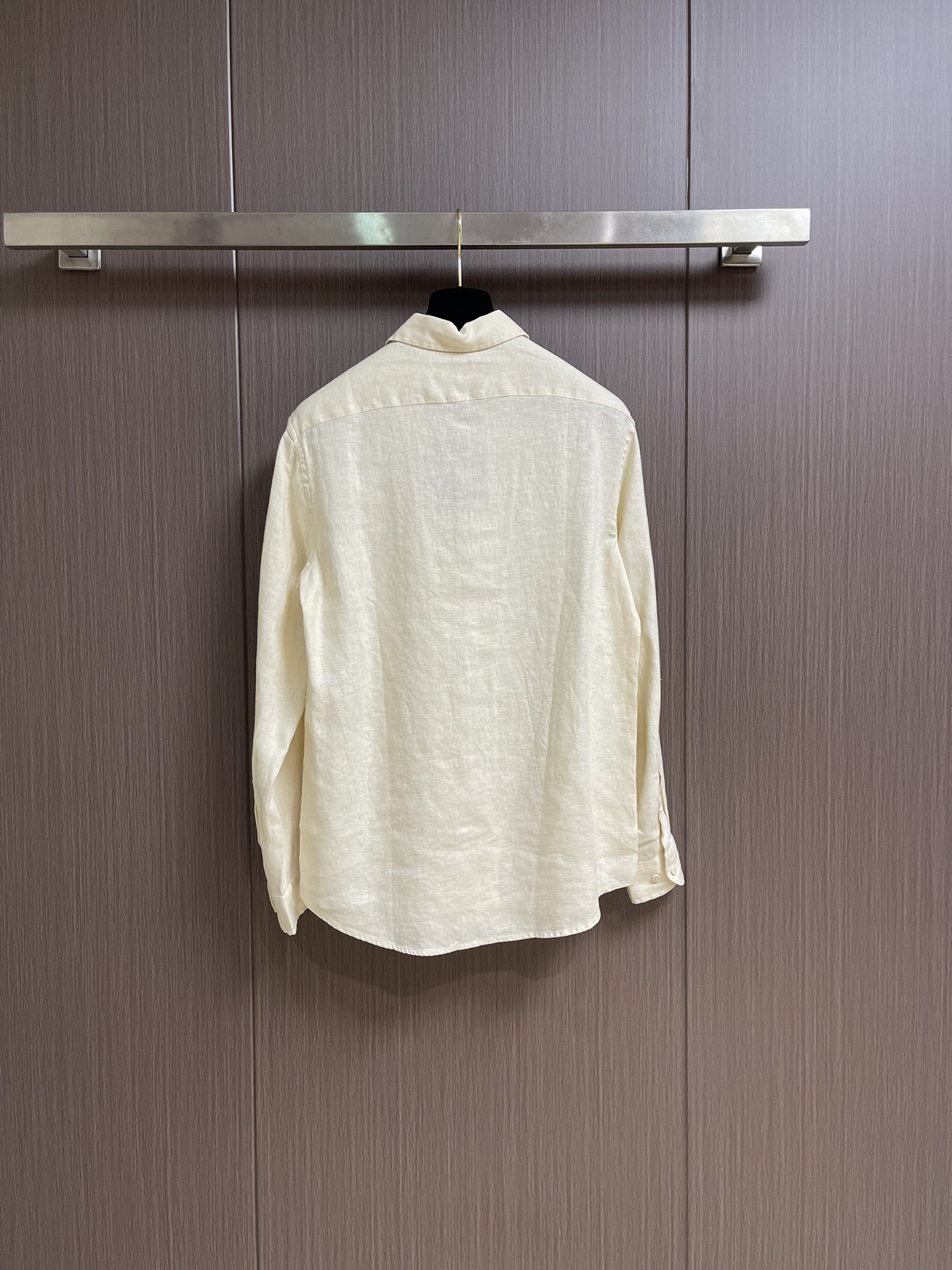 
lP🆕 LoroPiana 新款Andre男士长袖衬衫，卓尔不群的 Andre 衬衫为翻领设计，可以敞