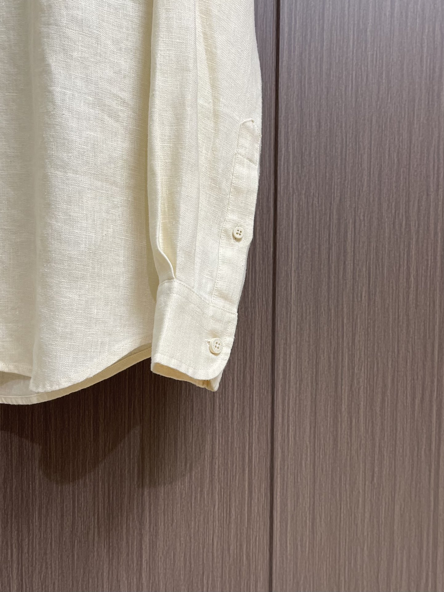 
lP🆕 LoroPiana 新款Andre男士长袖衬衫，卓尔不群的 Andre 衬衫为翻领设计，可以敞