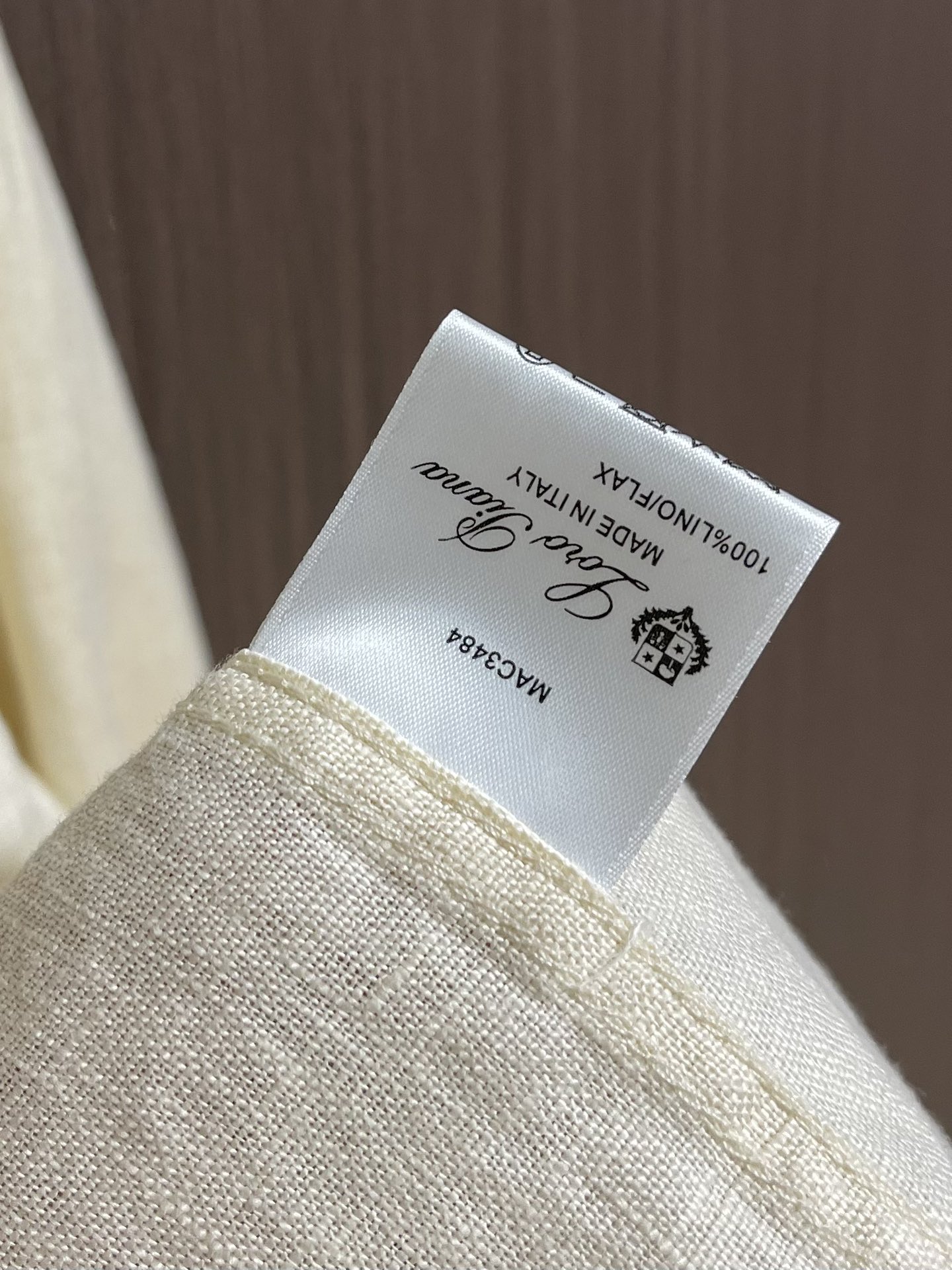 
lP🆕 LoroPiana 新款Andre男士长袖衬衫，卓尔不群的 Andre 衬衫为翻领设计，可以敞