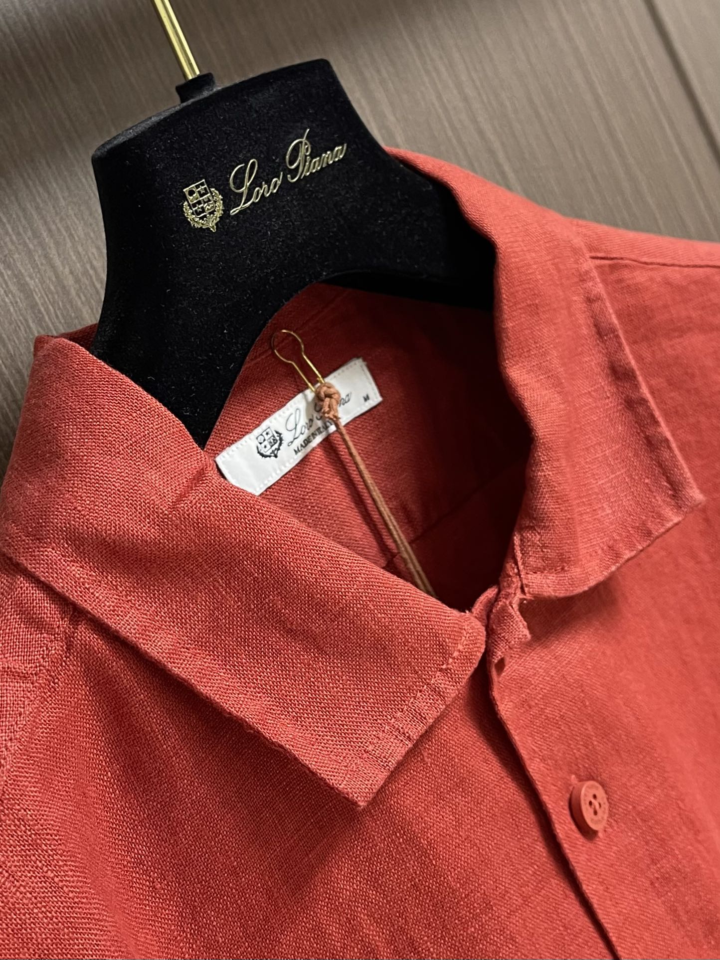 
lP🆕 LoroPiana 新款Andre男士长袖衬衫，卓尔不群的 Andre 衬衫为翻领设计，可以敞