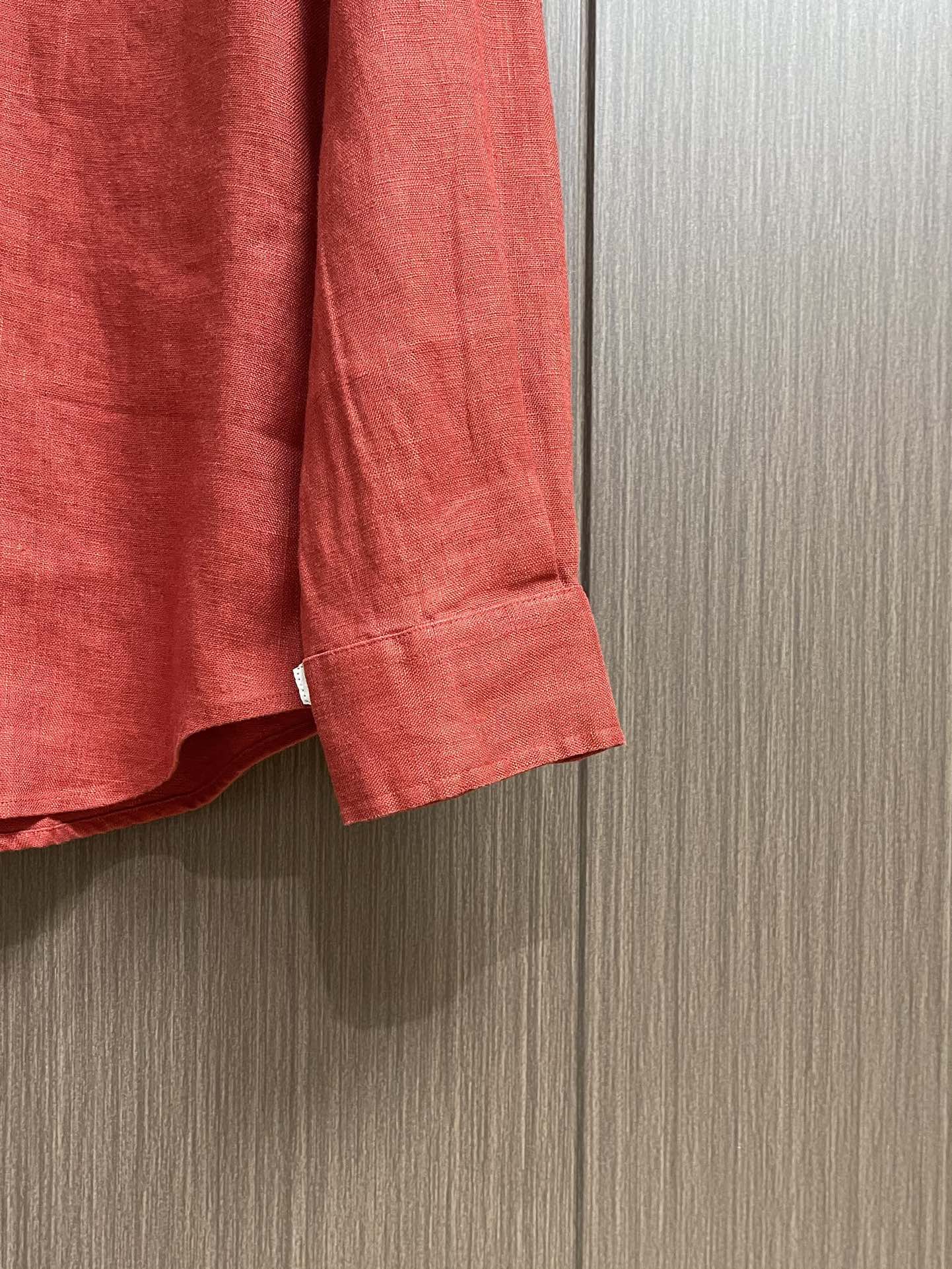 
lP🆕 LoroPiana 新款Andre男士长袖衬衫，卓尔不群的 Andre 衬衫为翻领设计，可以敞