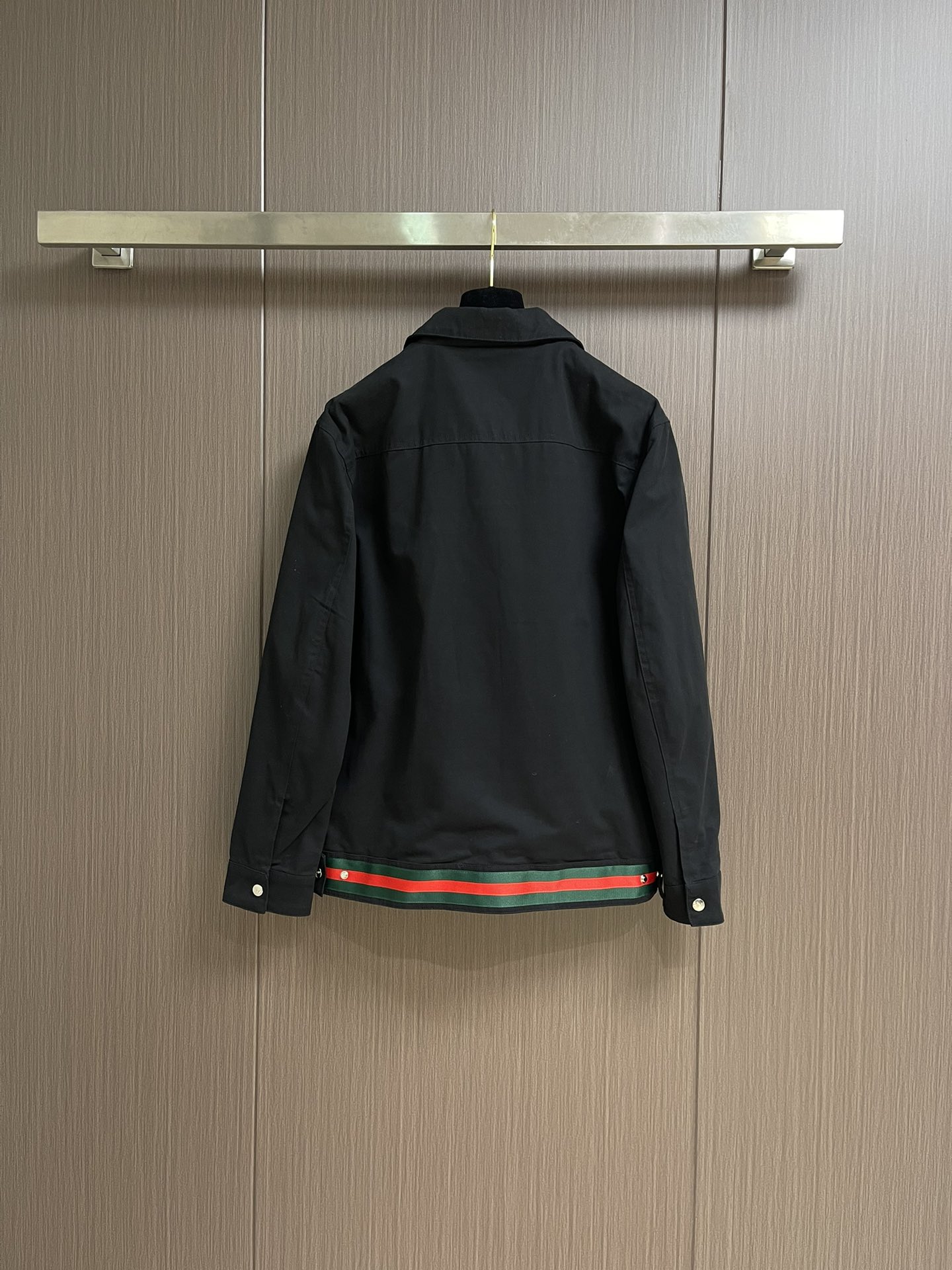 
Gucci 2025SS秋冬新款休闲外套，最值得入手的一款经典外套，简单低调奢华不过时的压印图案装饰，