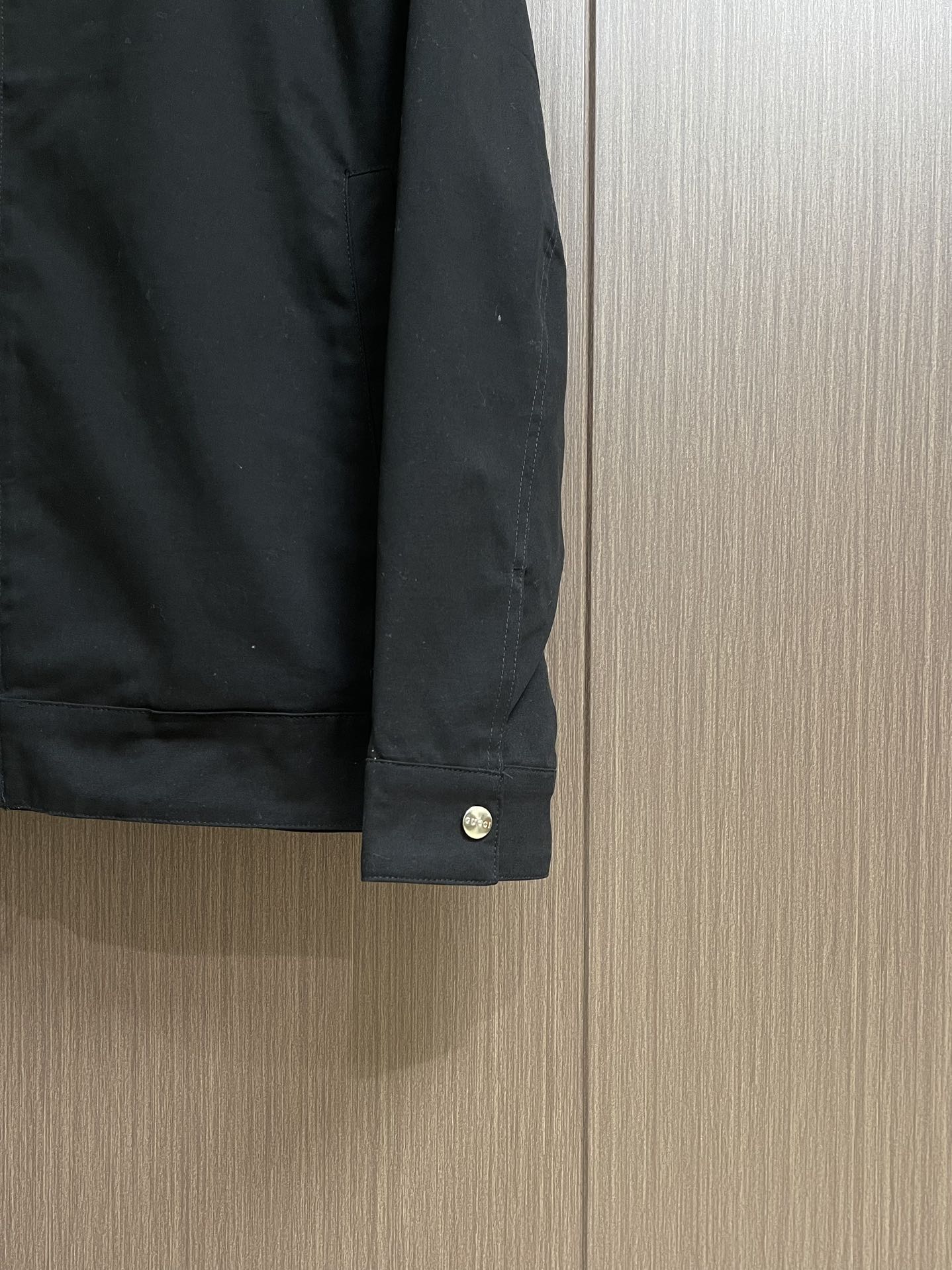 
Gucci 2025SS秋冬新款休闲外套，最值得入手的一款经典外套，简单低调奢华不过时的压印图案装饰，