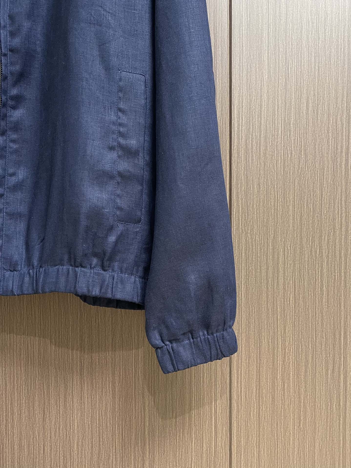 
lP🆕 LoroPiana 2025SS早秋新款 老钱风 经典休闲款亚麻外套 上身帅气 这款采用纯亚麻