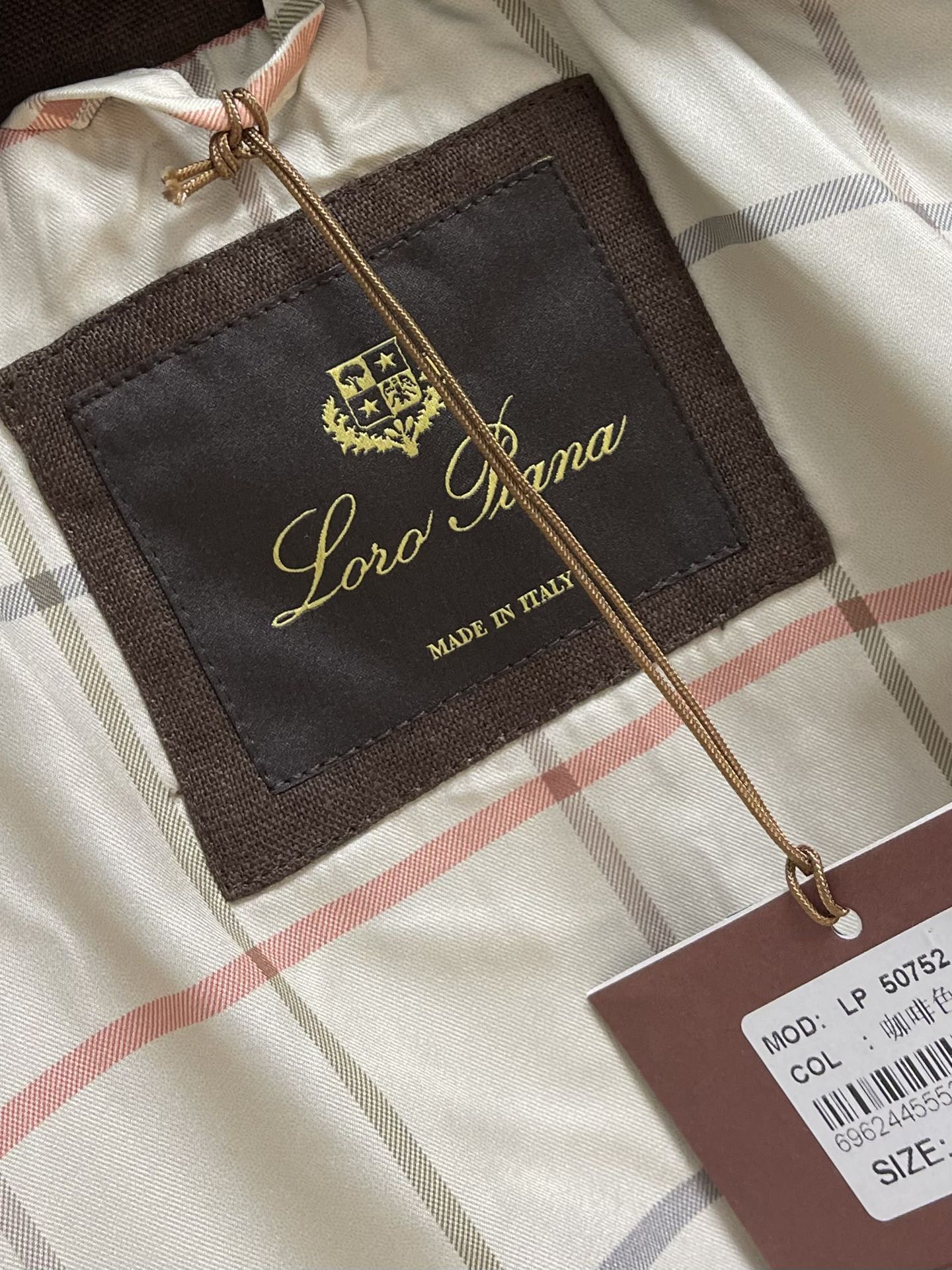 
lP🆕 LoroPiana 2025SS早秋新款 老钱风 经典休闲款亚麻外套 上身帅气 这款采用纯亚麻