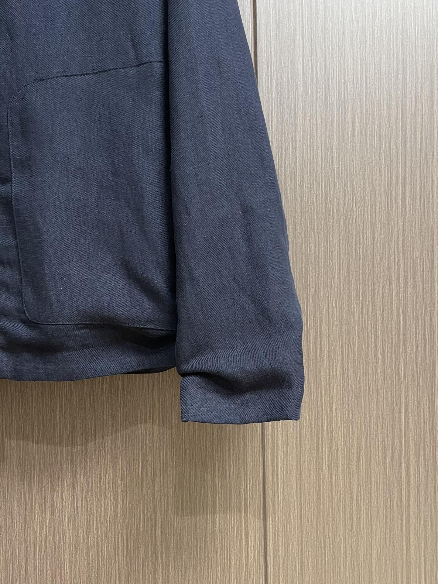 
BC 2025s春夏新款轻薄亚麻外套，男士刺绣徽标商务休闲夹克外套！选用客供定织定染轻薄天丝亚麻面料打