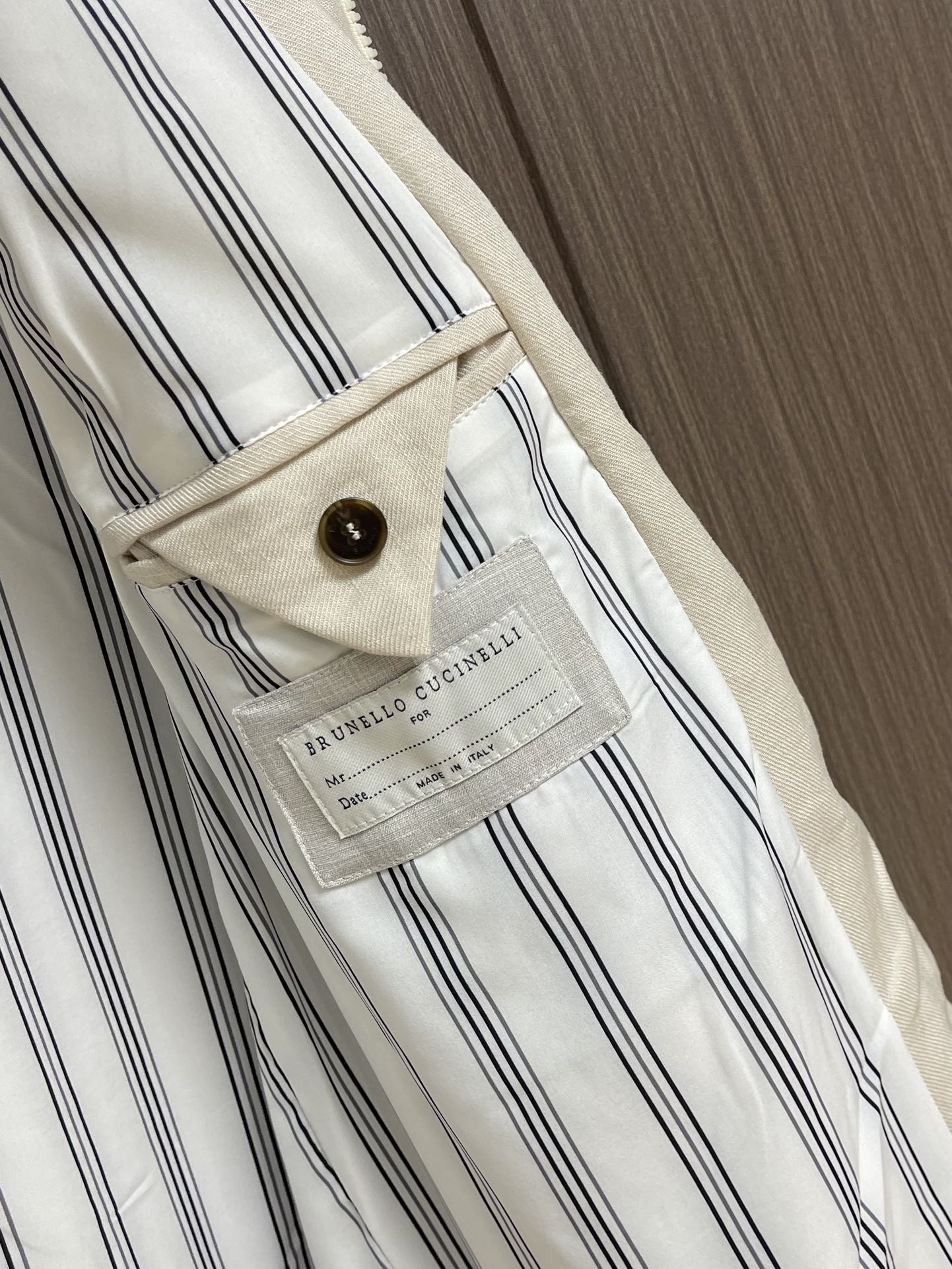 
BC 2025s春夏新款轻薄亚麻外套，男士刺绣徽标商务休闲夹克外套！选用客供定织定染轻薄天丝亚麻面料打