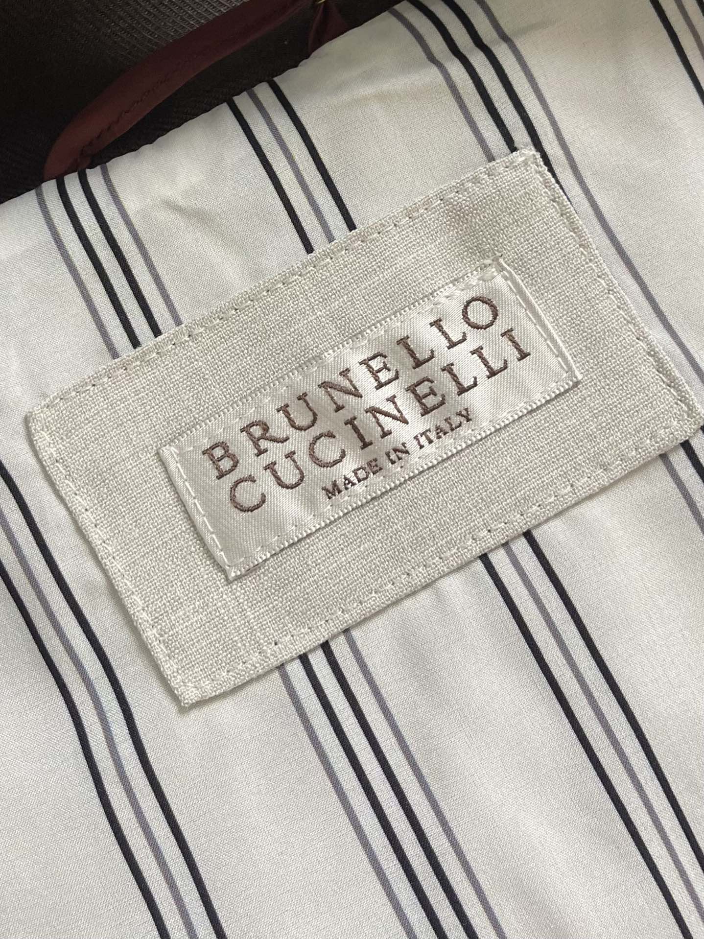 
BC 2025s春夏新款轻薄亚麻外套，男士刺绣徽标商务休闲夹克外套！选用客供定织定染轻薄天丝亚麻面料打