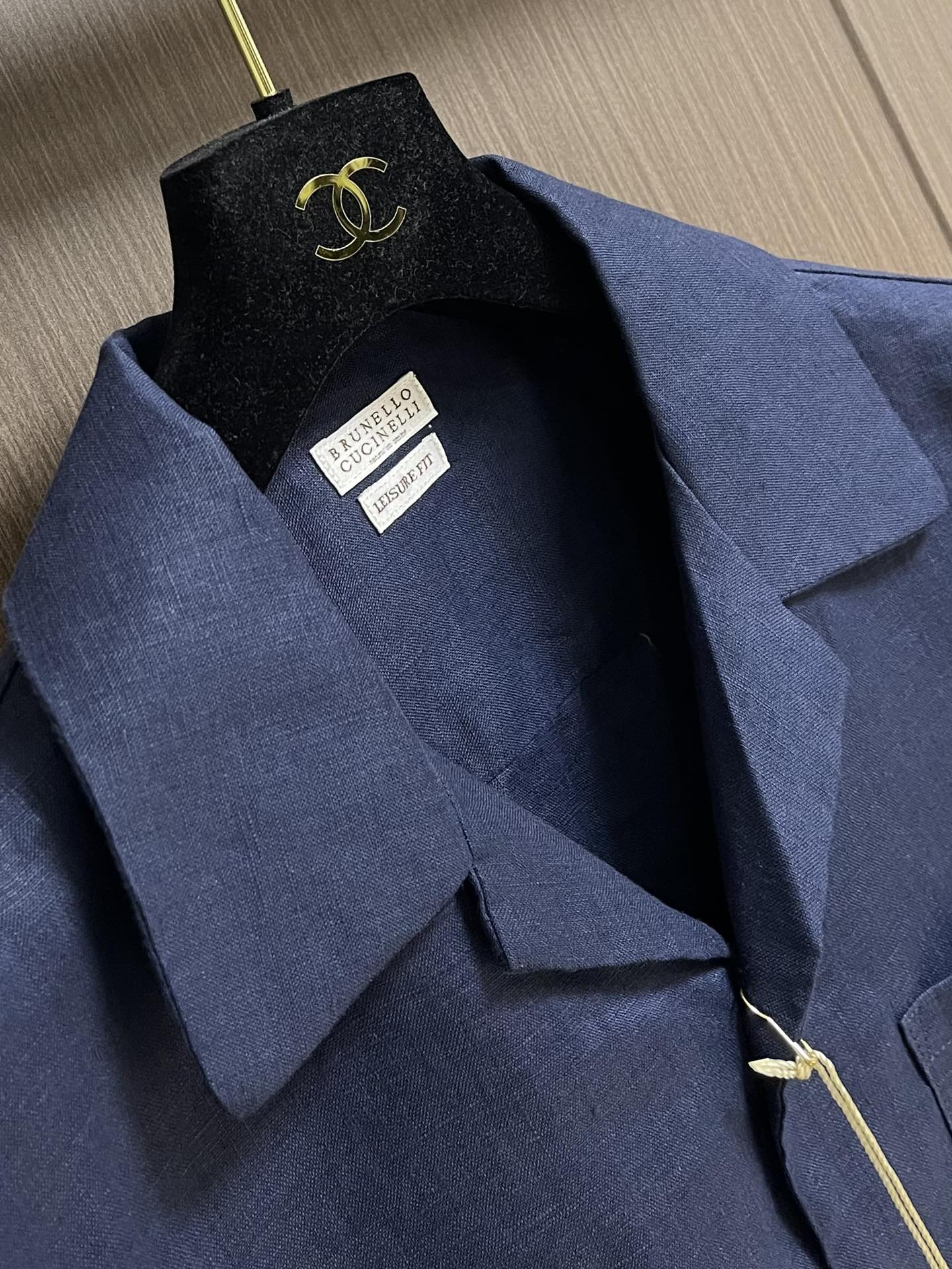 
BC 古巴领口袋长袖纯亚麻衬衣！带你领略复古与现代的完你玩转色彩的一款亚麻长袖衬衫 经典独特设计的古巴