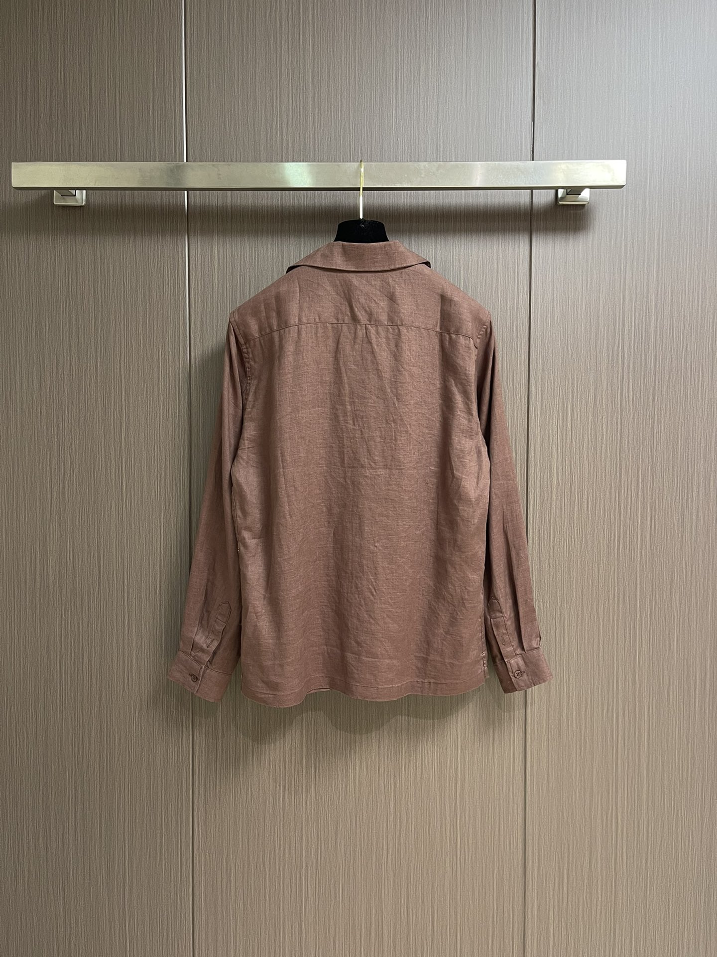 
BC 古巴领口袋长袖纯亚麻衬衣！带你领略复古与现代的完你玩转色彩的一款亚麻长袖衬衫 经典独特设计的古巴