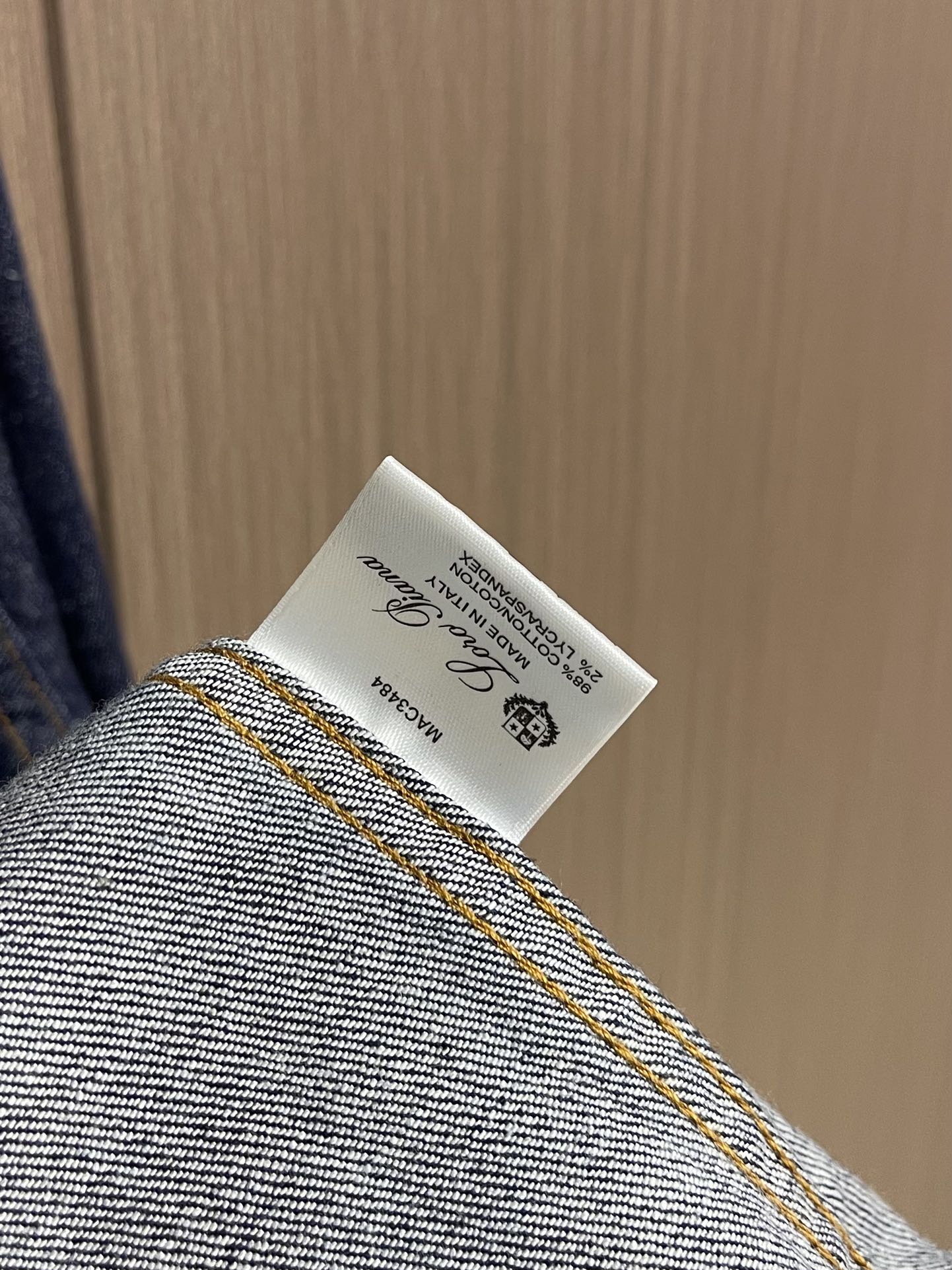 
lP🆕 LoroPiana时髦精穿搭！复古洗水蓝丹宁牛仔衬衫！工装口袋金属扣装饰高级感拉满！定制进口牛