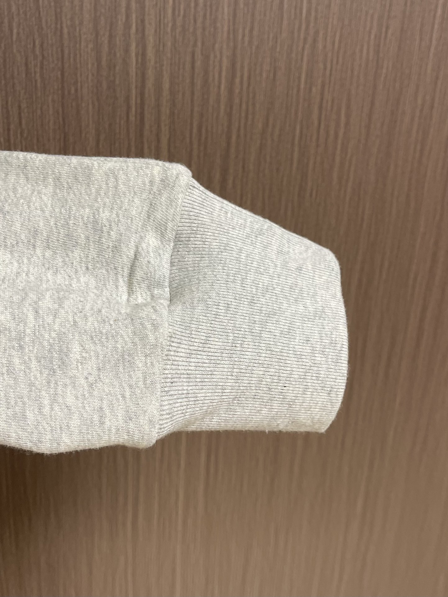 
LV 2025FW秋冬新款皮革抽绳连帽拉链卫衣，定制YB进口棉纶材质 柔软亲肤 久洗不易变形起球 质感