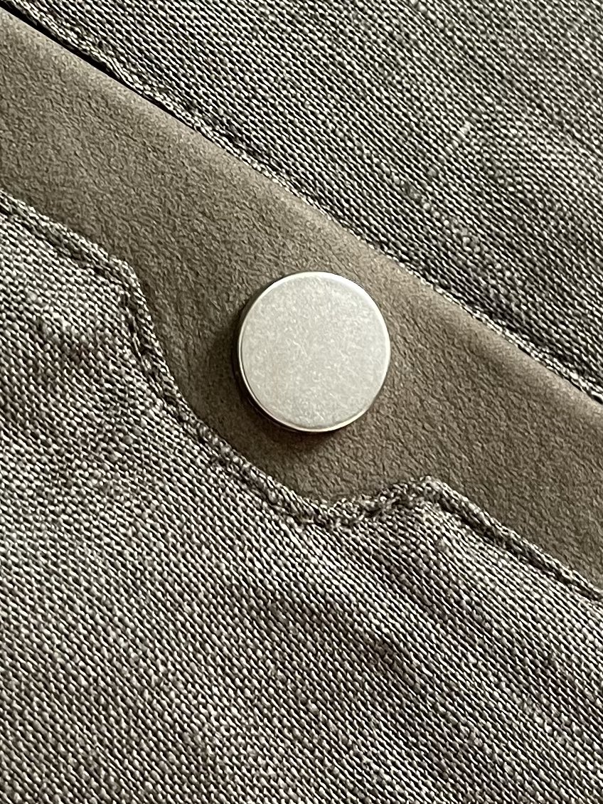 
zegna 新款无袖马甲 手感超柔软细腻 休闲风格彰显出的简洁、大气、轻逸和尊贵的感觉，面料立挺有型，