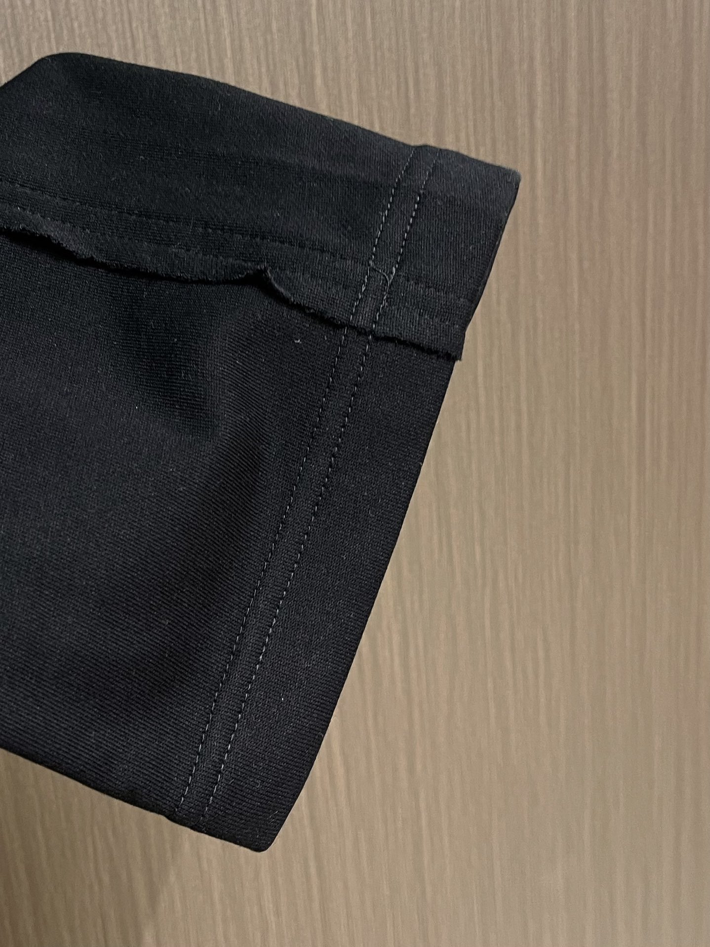 
Balenciaga 2025SS新款经典可乐直筒卫裤。订色订染细毛圈纯棉卫衣面，380g双股双纱，手