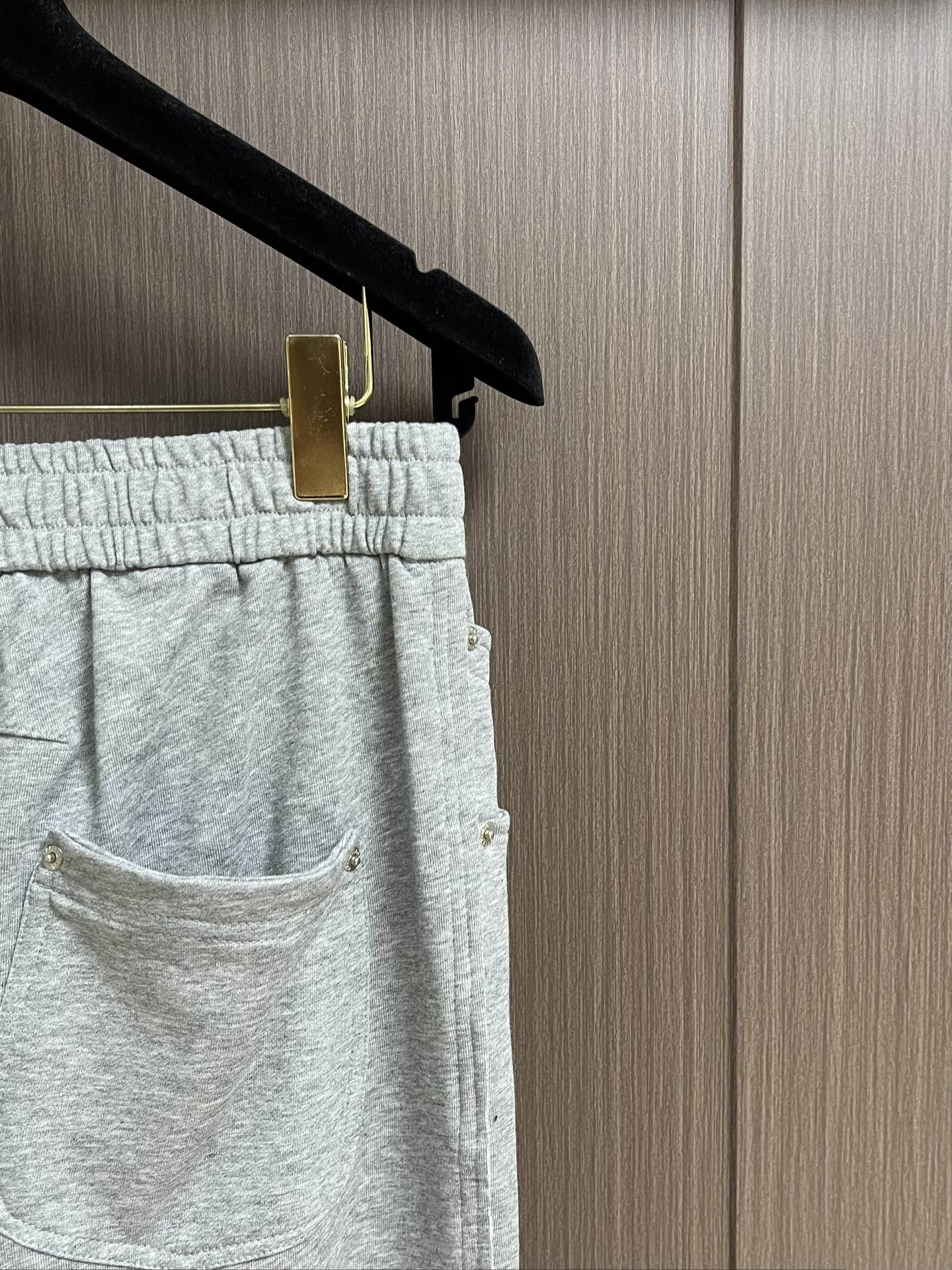 
Balenciaga 2025SS新款经典可乐直筒卫裤。订色订染细毛圈纯棉卫衣面，380g双股双纱，手