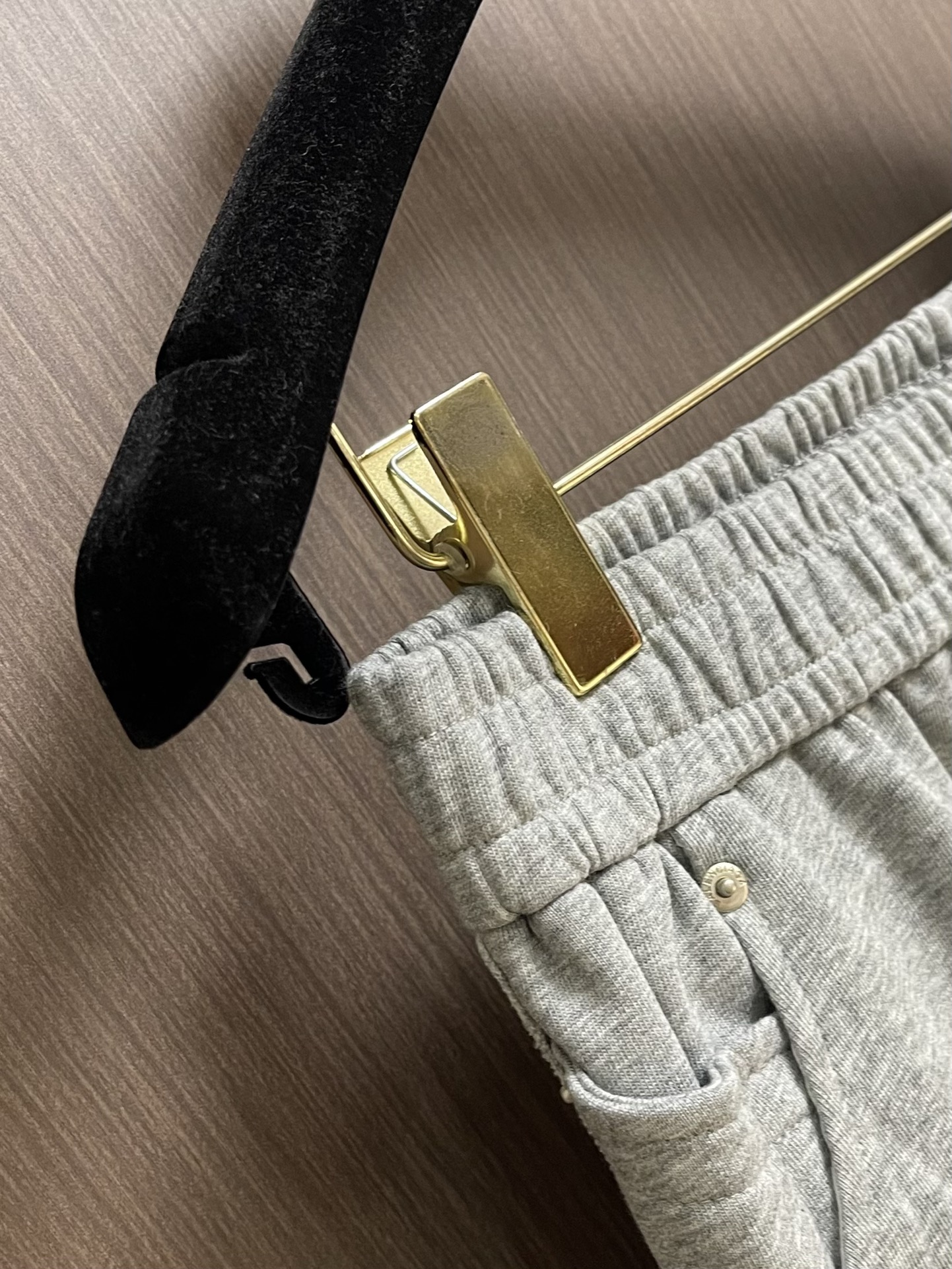 
Balenciaga 2025SS新款经典可乐直筒卫裤。订色订染细毛圈纯棉卫衣面，380g双股双纱，手