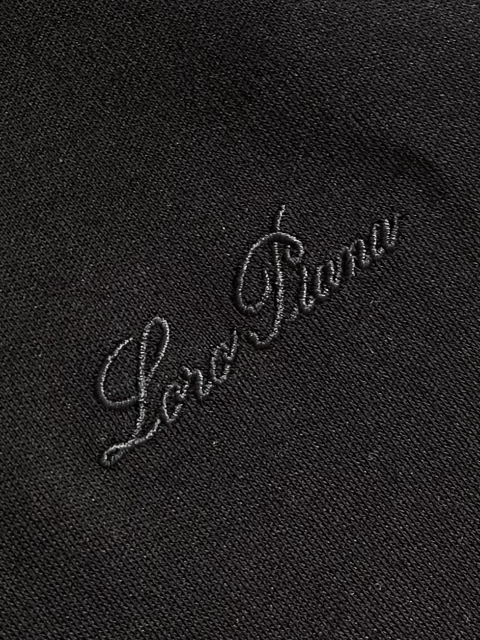 lP🆕 LoroPiana 2025ss秋冬新款长袖T恤打底衫，全品相！工艺采用胸前logo 刺绣设计！