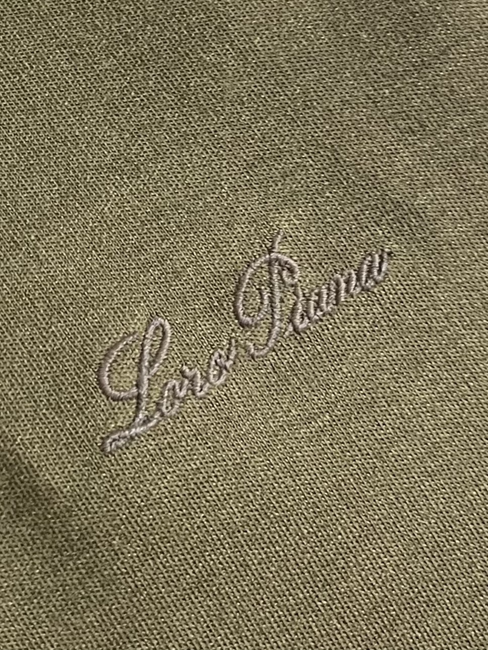 lP🆕 LoroPiana 2025ss秋冬新款长袖T恤打底衫，全品相！工艺采用胸前logo 刺绣设计！