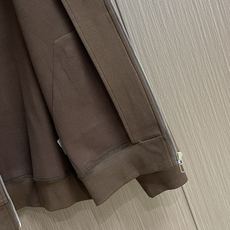 lP🆕 LoroPiana 2025SS早秋经典百搭男士连帽外套 胸口精致刺绣logo点缀 经典而不失细 lP🆕 LoroPiana 2025SS早秋经典百搭男士连帽外套 胸口精致刺绣logo点缀 经典而不失细