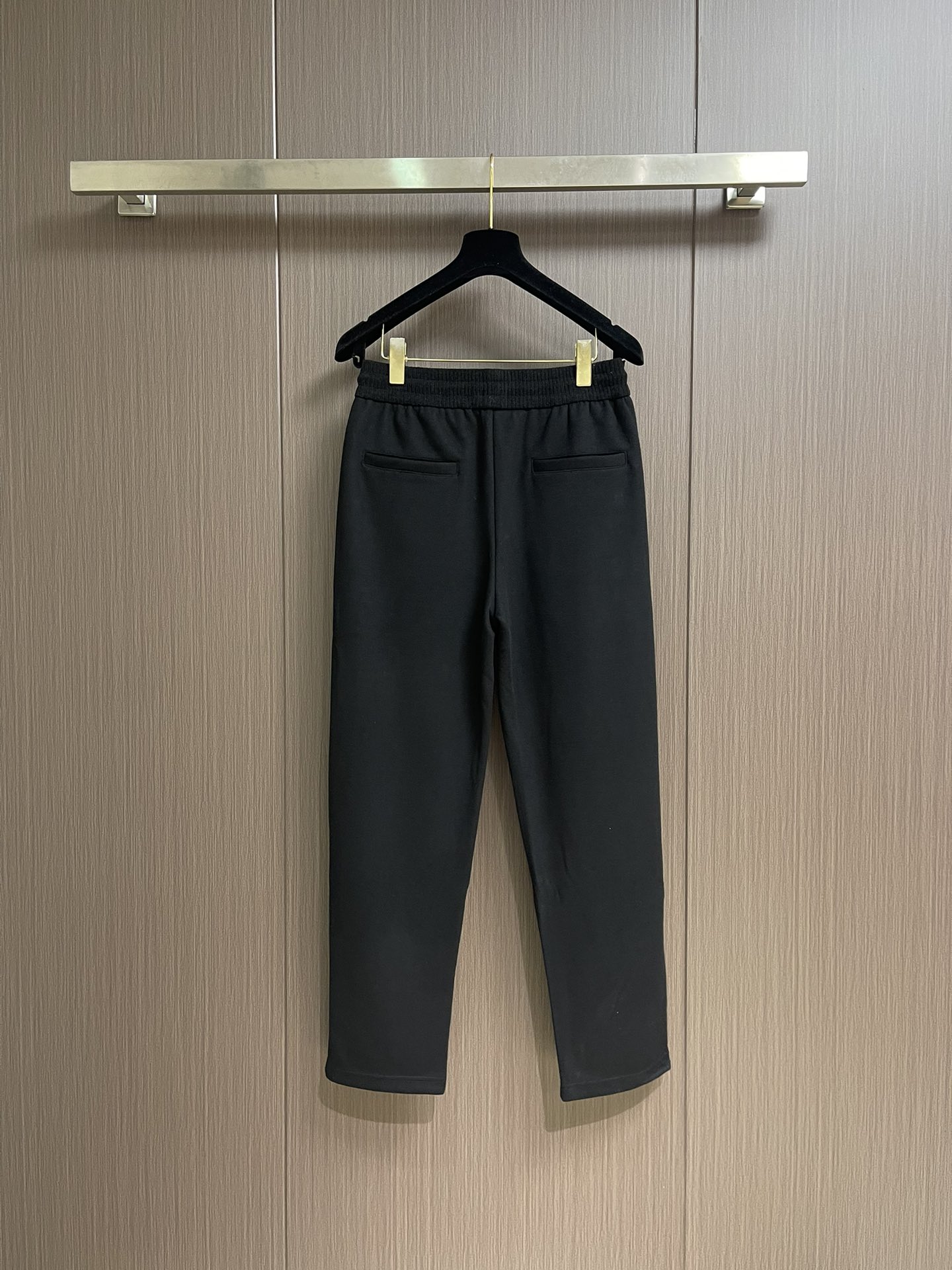 loroPiana lP🆕 早春新款卫裤休闲裤，定制混纺面料软糯舒集高级感温暖度于一体，裤型舒适包容性极